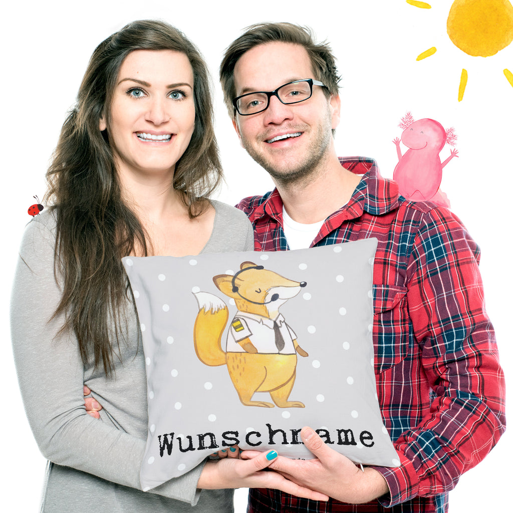 Personalisiertes Kissen Fluglotse mit Herz Kissen, personalisiert, Name, Wunschname, bedrucken, Kopfkissen, Beruf, Ausbildung, Jubiläum, Abschied, Rente, Kollege, Kollegin, Geschenk, Schenken, Arbeitskollege, Mitarbeiter, Firma, Danke, Dankeschön, Fluglotse, Flugverkehrsleiter, Luftfahrtpersonal, Flugsicherung