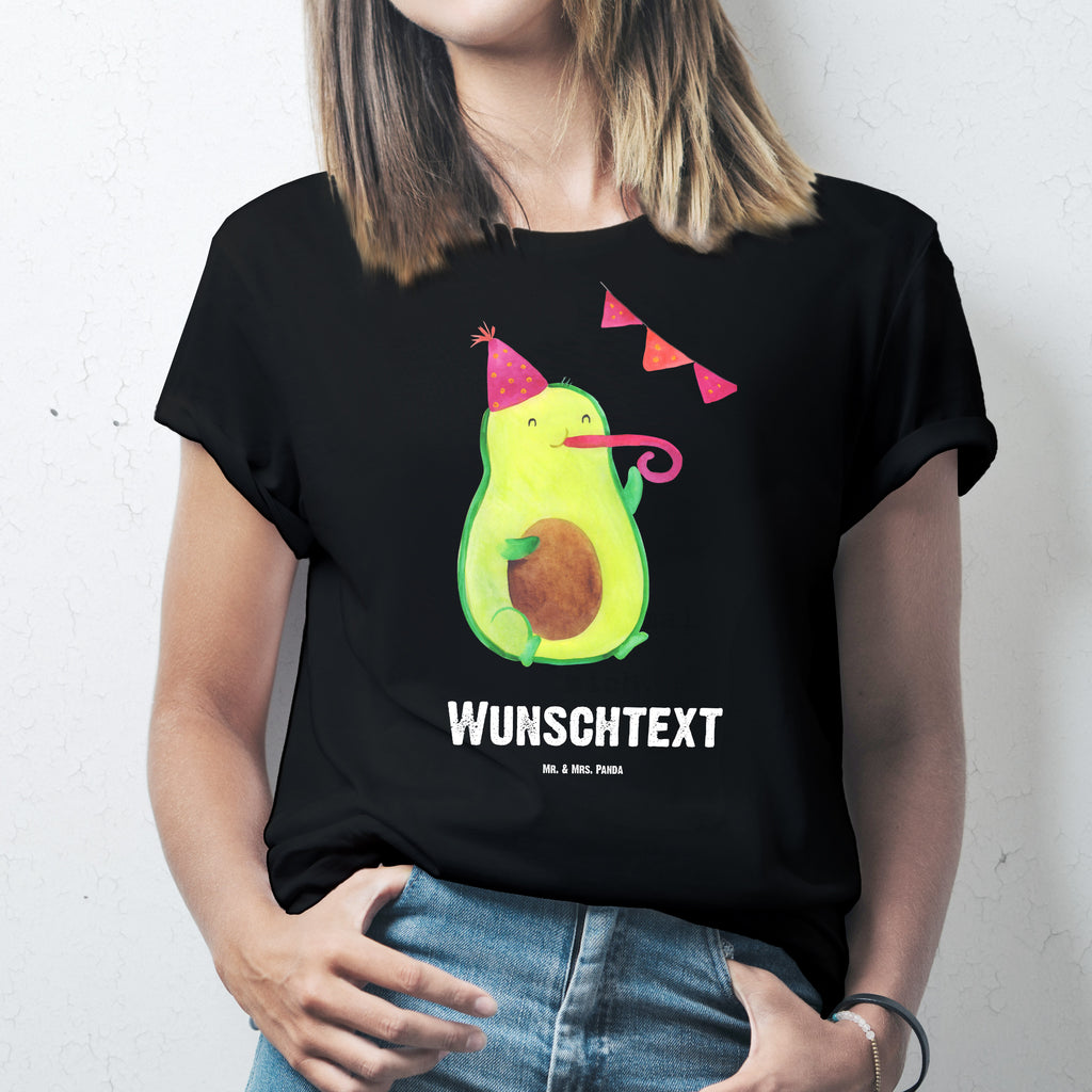 Personalisiertes T-Shirt Avocado Party T-Shirt Personalisiert, T-Shirt mit Namen, T-Shirt mit Aufruck, Männer, Frauen, Wunschtext, Bedrucken, Avocado, Veggie, Vegan, Gesund, Avocados, Party, Geburtstag, Geburtstagsfeier, Happy Birthday, Feier, Feierei, Lieblingstag, Prüfung, Abifeier, Abi, Bestanden, Jahrestag, Jubiläum, Firmenfeier, Klassenfeier, Schulabschluss, Abschluss