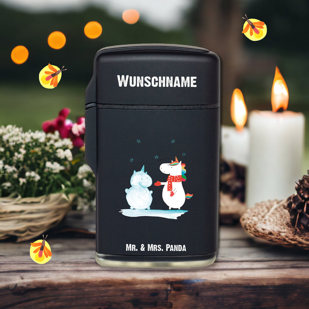 Personalisiertes Feuerzeug Einhorn Schneemann Personalisiertes Feuerzeug, Personalisiertes Gas-Feuerzeug, Personalisiertes Sturmfeuerzeug, Feuerzeug bedrucken, Feuerzeug personalisiert, Feuerzeug personalisieren, Feuerzeug selbst gestalten, Feuerzeug Geschenkidee, Feuerzeug als Geschenk, Geschenk Feuerzeug, Feuerzeug Geschenk, Feuerzeug mit Name, Feuerzeug mit Namen, Besonderes Feuerzeug, Einhorn, Einhörner, Einhorn Deko, Pegasus, Unicorn, Schneemann, Winter, Schnee, Kuchen, Weihnachten, kalt, Mütze, Handschuhe, X-Mas