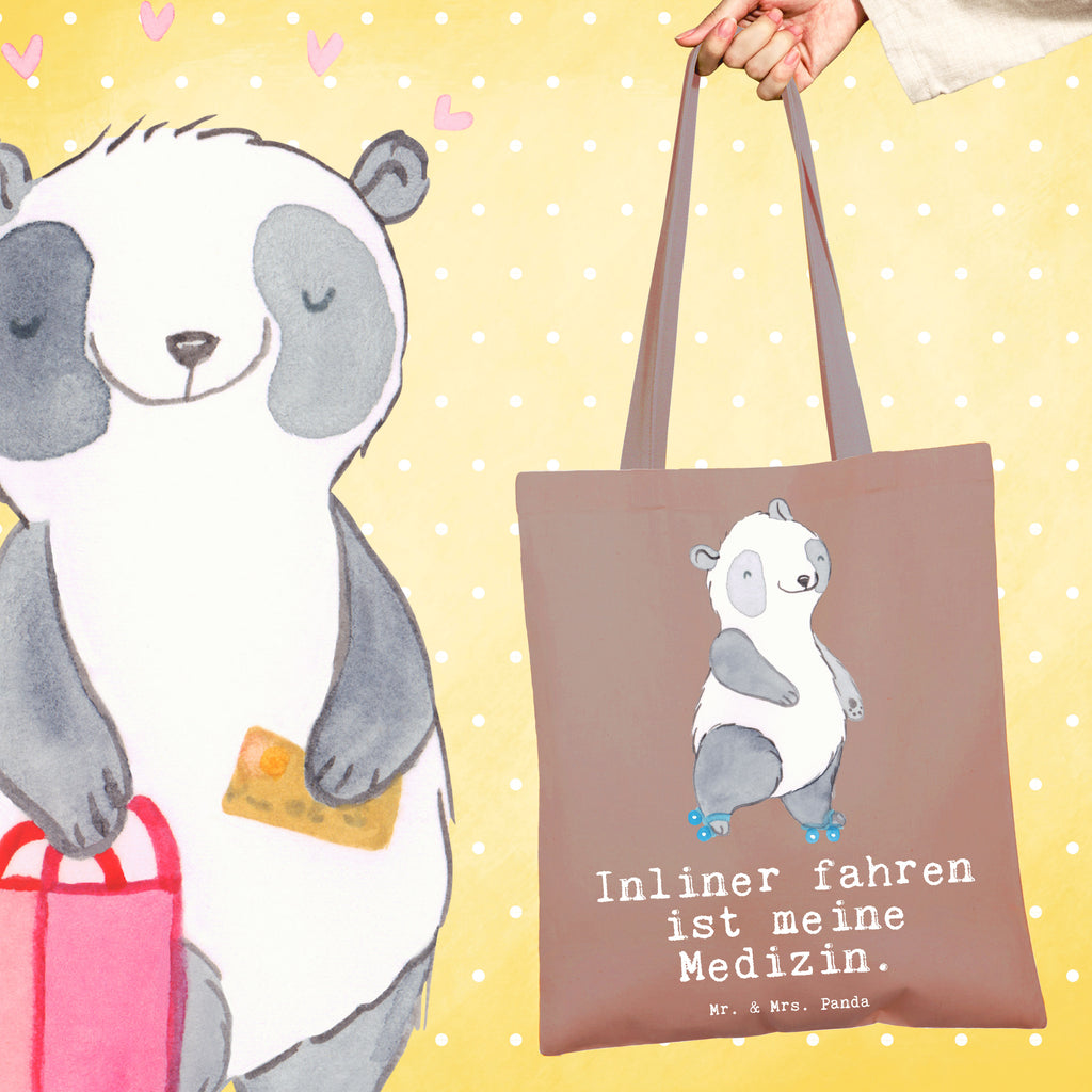 Tragetasche Panda Inliner fahren Medizin Beuteltasche, Beutel, Einkaufstasche, Jutebeutel, Stoffbeutel, Tasche, Shopper, Umhängetasche, Strandtasche, Schultertasche, Stofftasche, Tragetasche, Badetasche, Jutetasche, Einkaufstüte, Laptoptasche, Geschenk, Sport, Sportart, Hobby, Schenken, Danke, Dankeschön, Auszeichnung, Gewinn, Sportler, Inliner fahren, Rollschuh fahren, Rollerblades, inlinern