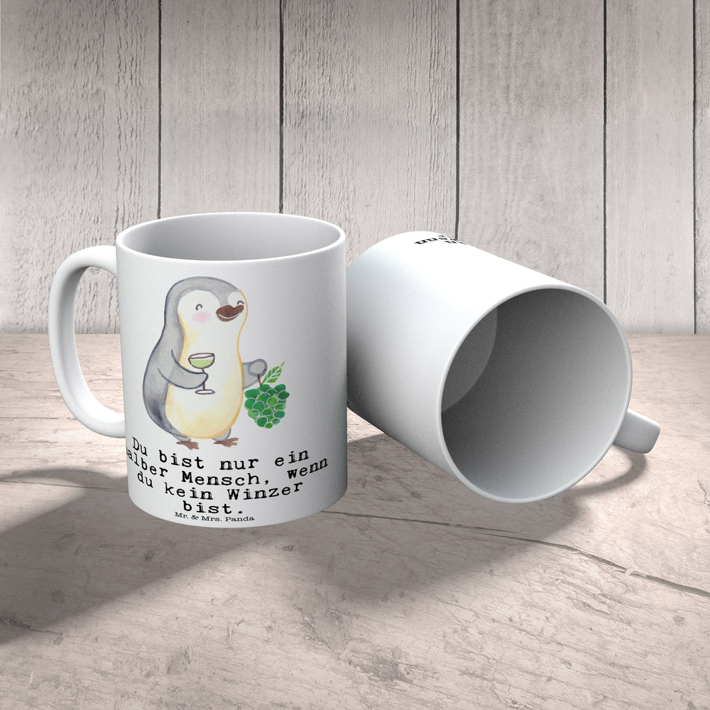 Tasse Winzer mit Herz Tasse, Kaffeetasse, Teetasse, Becher, Kaffeebecher, Teebecher, Keramiktasse, Porzellantasse, Büro Tasse, Geschenk Tasse, Tasse Sprüche, Tasse Motive, Kaffeetassen, Tasse bedrucken, Designer Tasse, Cappuccino Tassen, Schöne Teetassen, Beruf, Ausbildung, Jubiläum, Abschied, Rente, Kollege, Kollegin, Geschenk, Schenken, Arbeitskollege, Mitarbeiter, Firma, Danke, Dankeschön