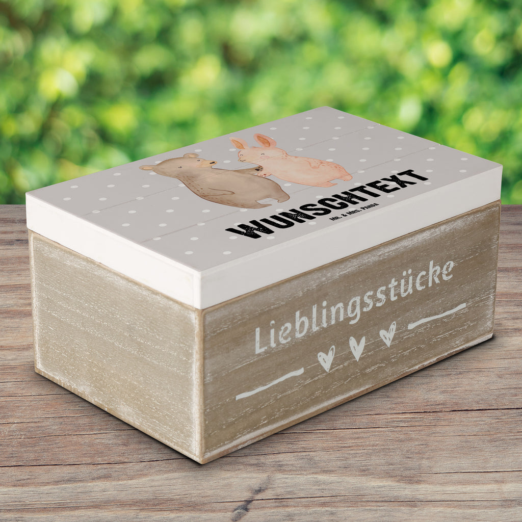 Personalisierte Holzkiste Hase Beste Freundschaft der Welt Holzkiste mit Namen, Kiste mit Namen, Schatzkiste mit Namen, Truhe mit Namen, Schatulle mit Namen, Erinnerungsbox mit Namen, Erinnerungskiste, mit Namen, Dekokiste mit Namen, Aufbewahrungsbox mit Namen, Holzkiste Personalisiert, Kiste Personalisiert, Schatzkiste Personalisiert, Truhe Personalisiert, Schatulle Personalisiert, Erinnerungsbox Personalisiert, Erinnerungskiste Personalisiert, Dekokiste Personalisiert, Aufbewahrungsbox Personalisiert, Geschenkbox personalisiert, GEschenkdose personalisiert, für, Dankeschön, Geschenk, Schenken, Geburtstag, Geburtstagsgeschenk, Geschenkidee, Danke, Bedanken, Mitbringsel, Freude machen, Geschenktipp, Freundschaft, Freunde, Freunde fürs Leben, best friends, Freundin, Freund, Clique, Kumpel, bae, bff