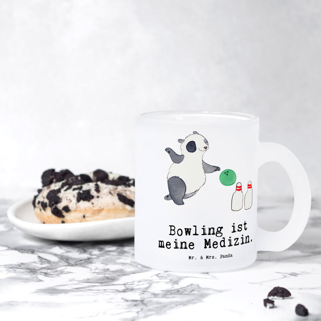 Teetasse Panda Bowling Teetasse, Teeglas, Teebecher, Tasse mit Henkel, Tasse, Glas Teetasse, Teetasse aus Glas, Geschenk, Sport, Sportart, Hobby, Schenken, Danke, Dankeschön, Auszeichnung, Gewinn, Sportler, Bowling, Bowlen gehen, Bowling Center