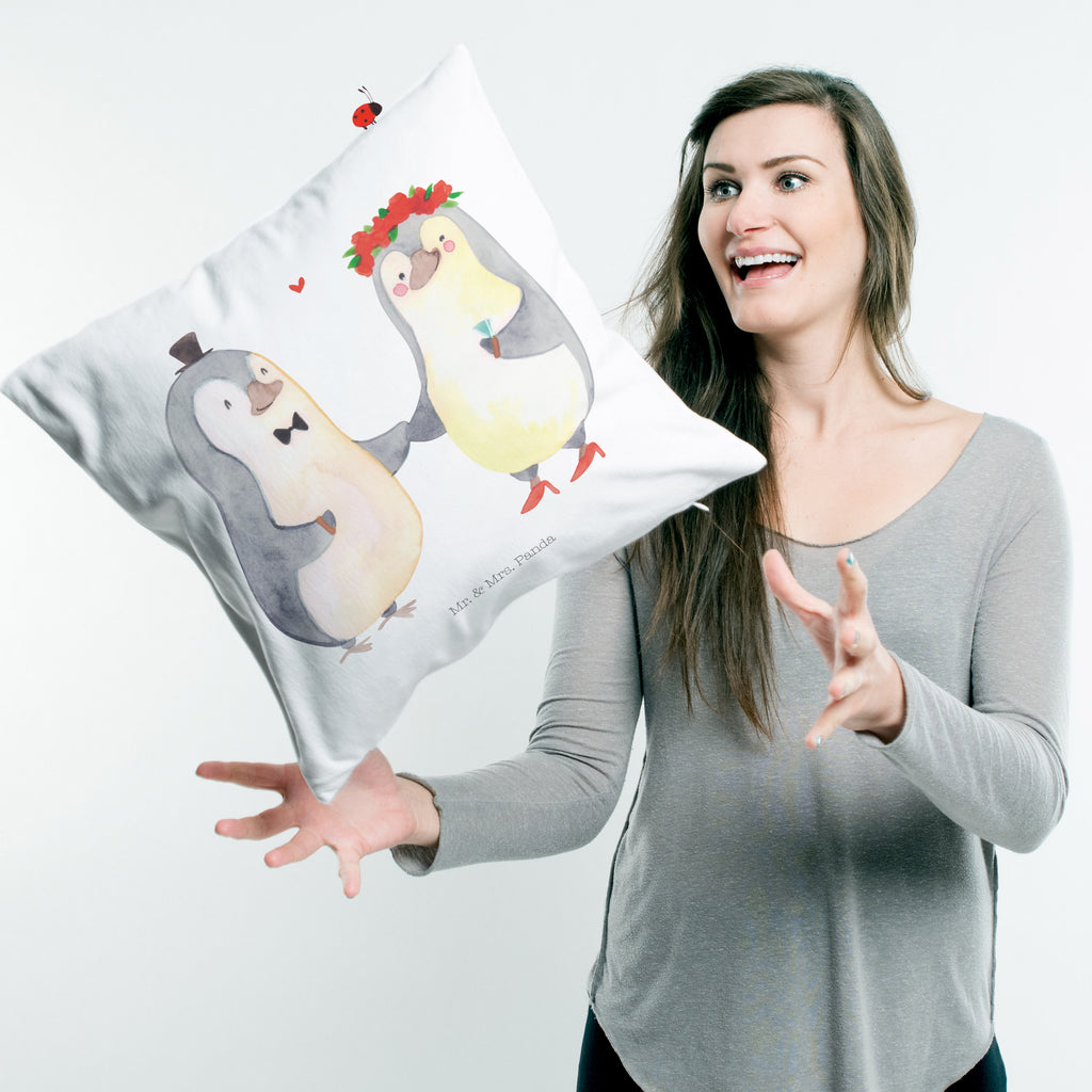 40x40 Kissen Pinguin Heirat Kissenhülle, Kopfkissen, Sofakissen, Dekokissen, Motivkissen, Liebe, Partner, Freund, Freundin, Ehemann, Ehefrau, Heiraten, Verlobung, Heiratsantrag, Liebesgeschenk, Jahrestag, Hocheitstag