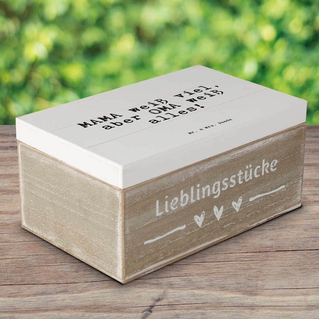 Holzkiste Sprüche und Zitate MAMA weiß viel, aber OMA weiß alles! Holzkiste, Kiste, Schatzkiste, Truhe, Schatulle, XXL, Erinnerungsbox, Erinnerungskiste, Dekokiste, Aufbewahrungsbox, Geschenkbox, Geschenkdose, Spruch, Sprüche, lustige Sprüche, Weisheiten, Zitate, Spruch Geschenke, Spruch Sprüche Weisheiten Zitate Lustig Weisheit Worte