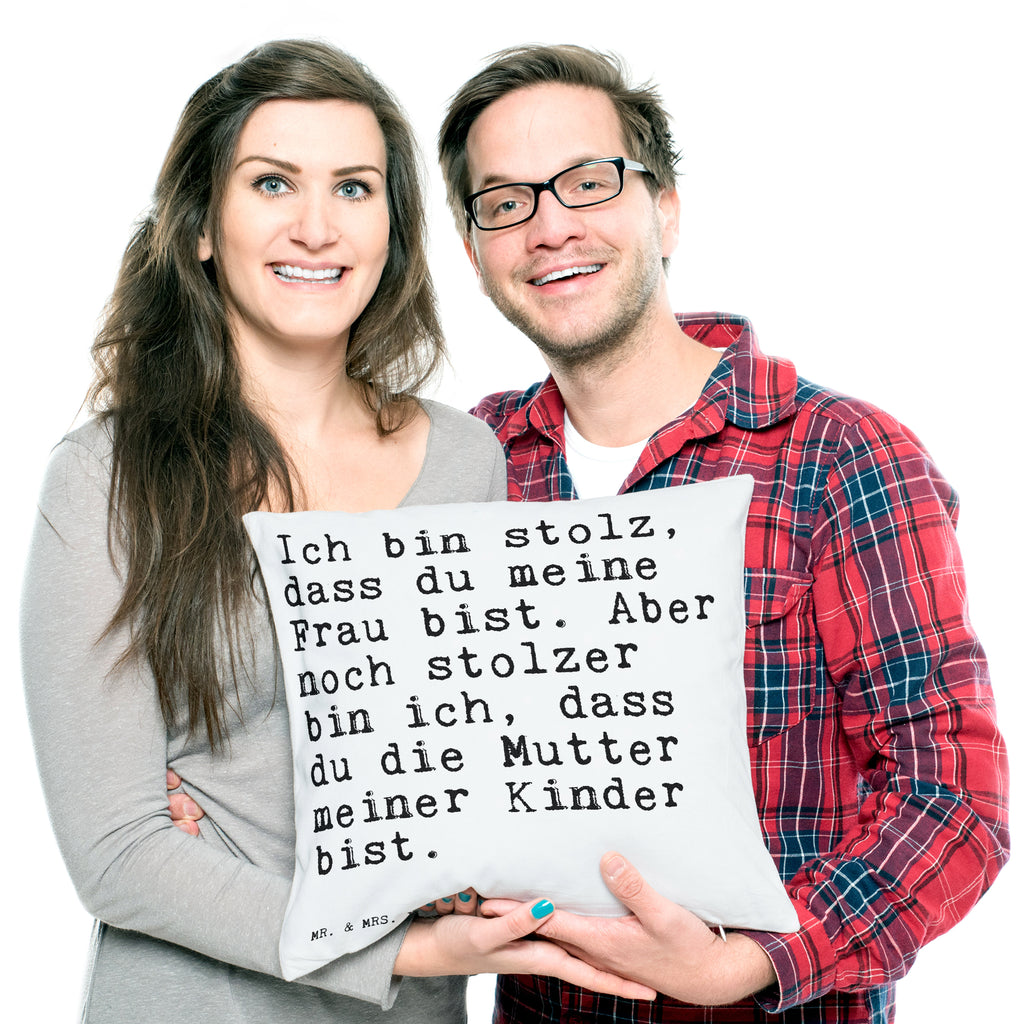 40x40 Kissen Sprüche und Zitate Ich bin stolz, dass du meine Frau bist. Aber noch stolzer bin ich, dass du die Mutter meiner Kinder bist. Kissenhülle, Kopfkissen, Sofakissen, Dekokissen, Motivkissen, sofakissen, sitzkissen, Kissen, Kissenbezüge, Kissenbezug 40x40, Kissen 40x40, Kissenhülle 40x40, Zierkissen, Couchkissen, Dekokissen Sofa, Sofakissen 40x40, Dekokissen 40x40, Kopfkissen 40x40, Kissen 40x40 Waschbar, Spruch, Sprüche, lustige Sprüche, Weisheiten, Zitate, Spruch Geschenke, Spruch Sprüche Weisheiten Zitate Lustig Weisheit Worte