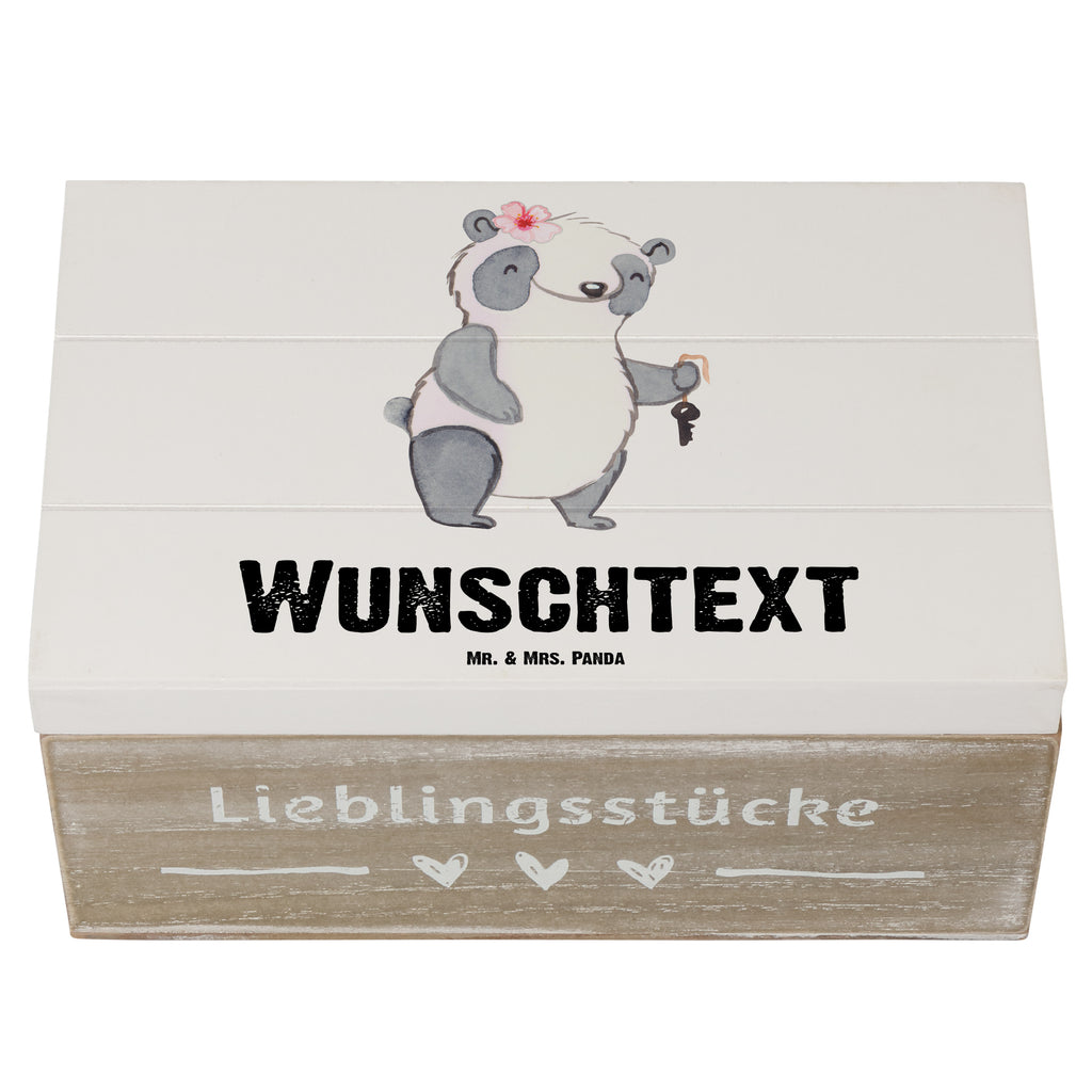 Personalisierte Holzkiste Vermieterin Herz Holzkiste mit Namen, Kiste mit Namen, Schatzkiste mit Namen, Truhe mit Namen, Schatulle mit Namen, Erinnerungsbox mit Namen, Erinnerungskiste, mit Namen, Dekokiste mit Namen, Aufbewahrungsbox mit Namen, Holzkiste Personalisiert, Kiste Personalisiert, Schatzkiste Personalisiert, Truhe Personalisiert, Schatulle Personalisiert, Erinnerungsbox Personalisiert, Erinnerungskiste Personalisiert, Dekokiste Personalisiert, Aufbewahrungsbox Personalisiert, Geschenkbox personalisiert, GEschenkdose personalisiert, Beruf, Ausbildung, Jubiläum, Abschied, Rente, Kollege, Kollegin, Geschenk, Schenken, Arbeitskollege, Mitarbeiter, Firma, Danke, Dankeschön