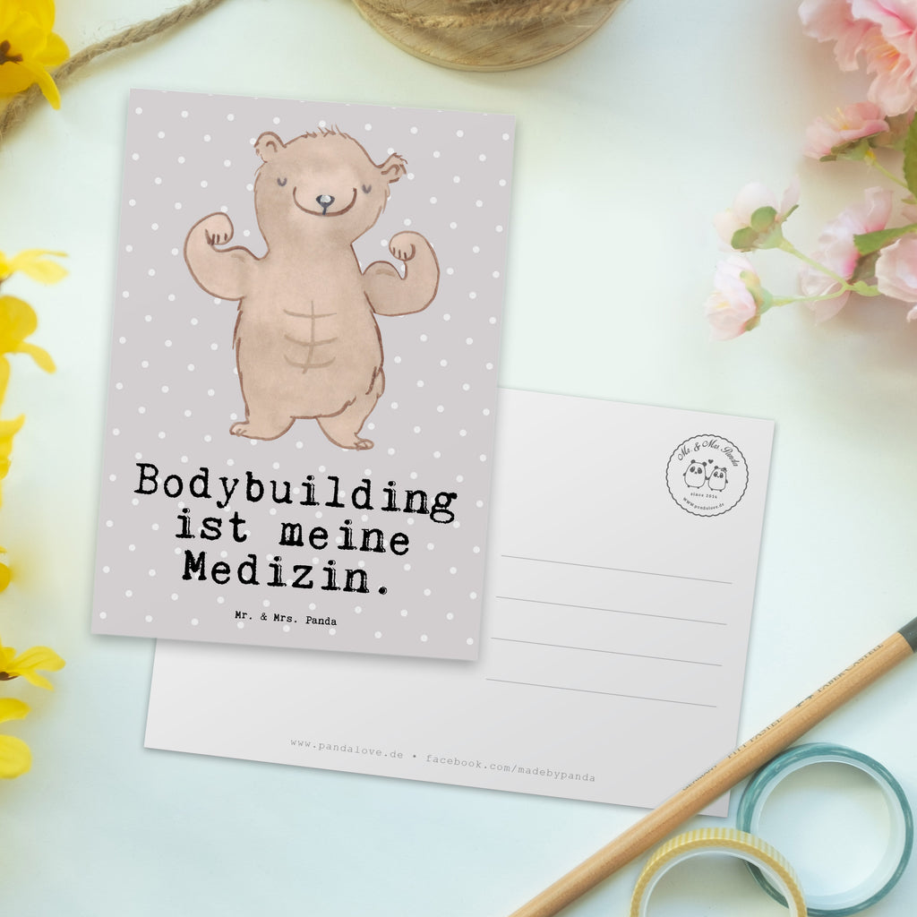 Postkarte Bär Bodybuilding Medizin Postkarte, Karte, Geschenkkarte, Grußkarte, Einladung, Ansichtskarte, Geburtstagskarte, Einladungskarte, Dankeskarte, Ansichtskarten, Einladung Geburtstag, Einladungskarten Geburtstag, Geschenk, Sport, Sportart, Hobby, Schenken, Danke, Dankeschön, Auszeichnung, Gewinn, Sportler, Bodybuilding, Muskelmasse, Körpergestaltung, Leistungssport, Gewichtheben, Fitnessstudio, Muskelaufbau, Krafttraining, Sportprogramm, Training, Fettabbau, Ausdauer, Stärke, Fitness, Kondition