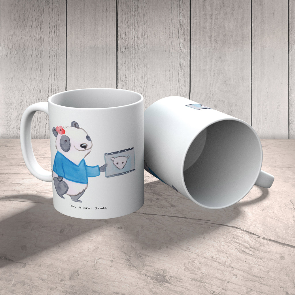 Tasse Radiologie Assistentin mit Herz Tasse, Kaffeetasse, Teetasse, Becher, Kaffeebecher, Teebecher, Keramiktasse, Porzellantasse, Büro Tasse, Geschenk Tasse, Tasse Sprüche, Tasse Motive, Kaffeetassen, Tasse bedrucken, Designer Tasse, Cappuccino Tassen, Schöne Teetassen, Beruf, Ausbildung, Jubiläum, Abschied, Rente, Kollege, Kollegin, Geschenk, Schenken, Arbeitskollege, Mitarbeiter, Firma, Danke, Dankeschön