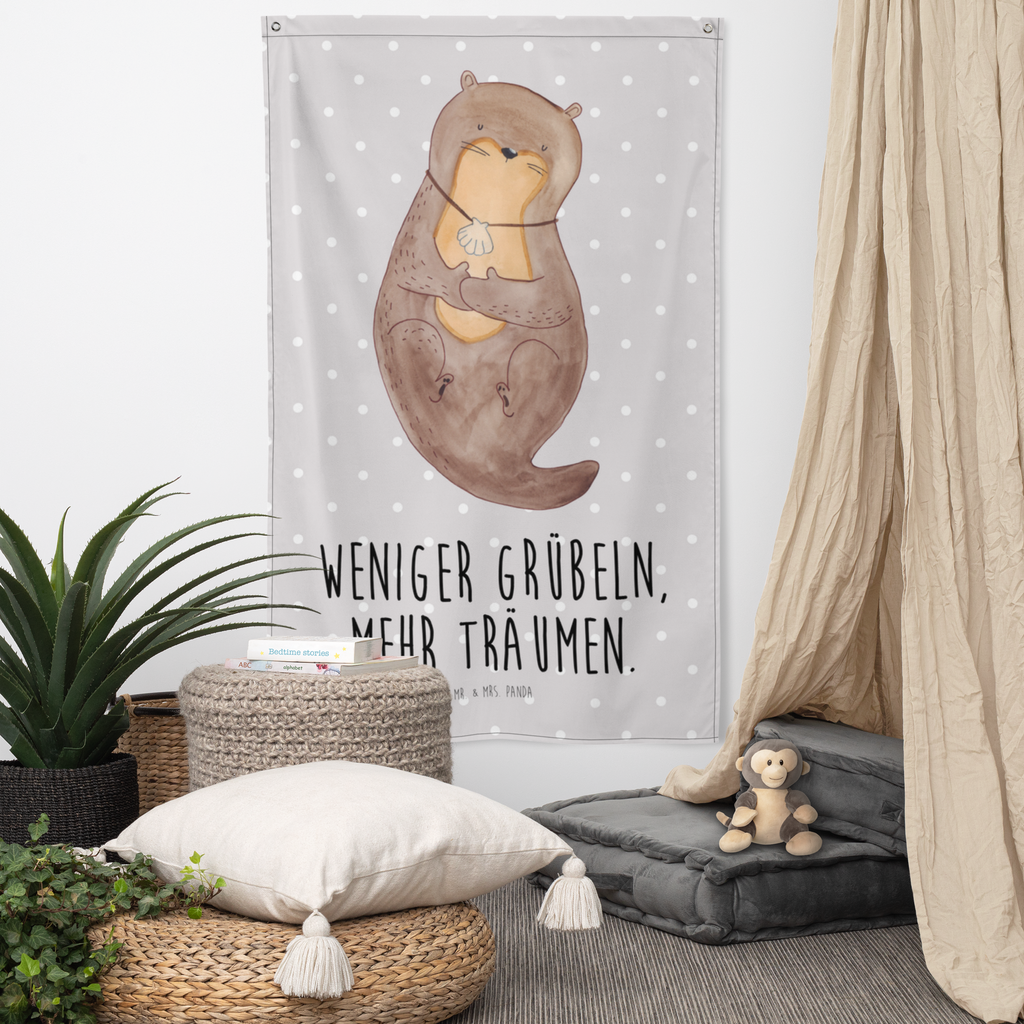 Wandteppich Otter mit Muschelmedaillon Wandbehang, Dekoration, Boho, Wandteppich, Wandtuch, Wanddeko, Tapisserie, Tapestry, Wandbild, Textil-Kunst, Schmuck-Wandbehang, Wand Deko, Kinderzimmer, Kinderzimmer Wand, Kinderzimmer Deko, Kinderzimmer Wanddeko, Otter, Fischotter, Seeotter, Otterliebe, grübeln, träumen, Motivation, Tagträumen, Büro