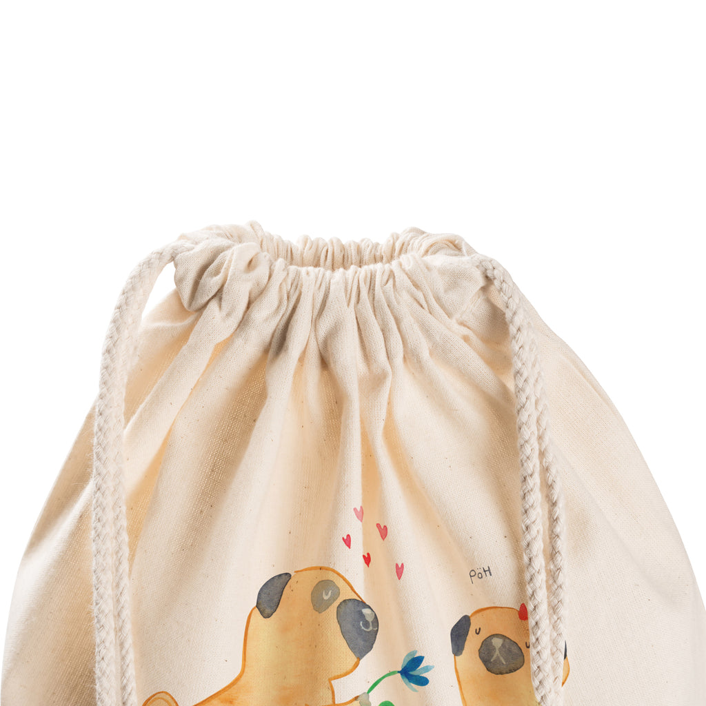 Sportbeutel Mops Verliebt Sportbeutel, Turnbeutel, Beutel, Sporttasche, Tasche, Stoffbeutel, Sportbeutel Kinder, Gymsack, Beutel Rucksack, Kleine Sporttasche, Sportzubehör, Turnbeutel Baumwolle, Hund, Hundemotiv, Haustier, Hunderasse, Tierliebhaber, Hundebesitzer, Sprüche, Mops, Möpse, Hundeliebe, verliebt, Liebe, Liebesspruch. Verlobt, Geschenk Freund, Partner