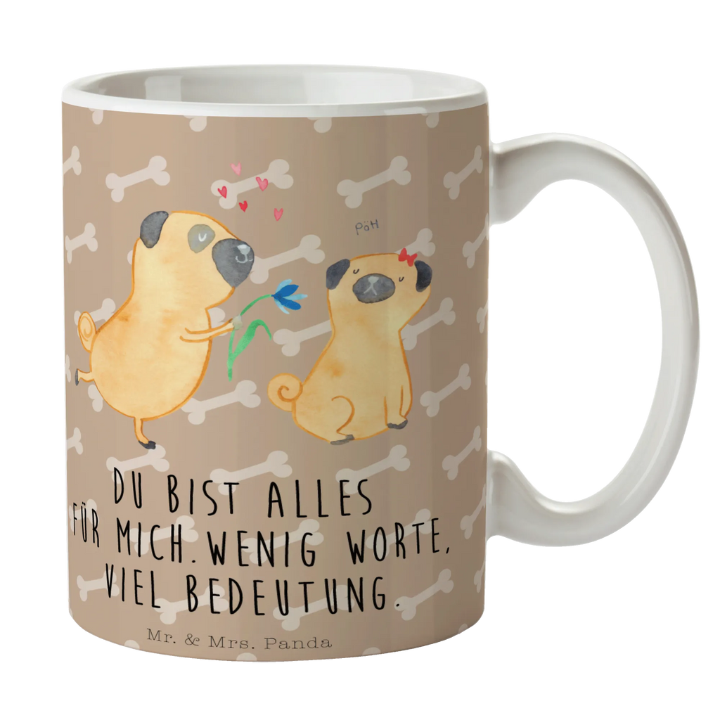 Tasse Mops Verliebt Tasse, Kaffeetasse, Teetasse, Becher, Kaffeebecher, Teebecher, Keramiktasse, Porzellantasse, Büro Tasse, Geschenk Tasse, Tasse Sprüche, Tasse Motive, Kaffeetassen, Tasse bedrucken, Designer Tasse, Cappuccino Tassen, Schöne Teetassen, Hund, Hundemotiv, Haustier, Hunderasse, Tierliebhaber, Hundebesitzer, Sprüche, Mops, Möpse, Hundeliebe, verliebt, Liebe, Liebesspruch. Verlobt, Geschenk Freund, Partner