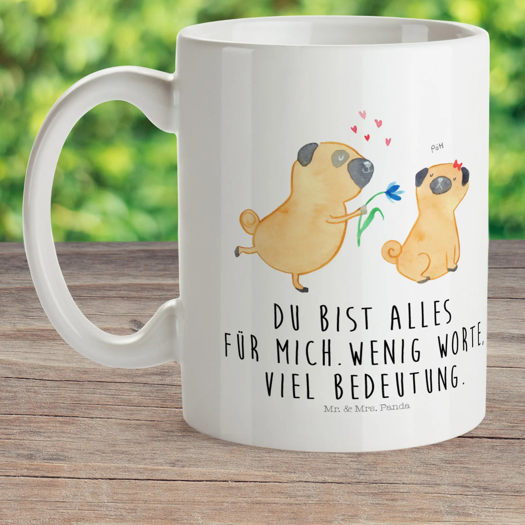 Kindertasse Mops Verliebt Kindertasse, Kinder Tasse, Kunststoff Tasse, Kindergarten Tasse, Trinkbecher, Camping Becher, Kaffeetasse, Kunststoffbecher, Kindergartenbecher, Outdoorgeschirr, Kunststoffgeschirr, Reisebecher, Reisetasse, Kinderbecher, Bruchfeste Tasse, Bruchsichere Tasse, Plastik Tasse, Plastiktasse, Hund, Hundemotiv, Haustier, Hunderasse, Tierliebhaber, Hundebesitzer, Sprüche, Mops, Möpse, Hundeliebe, verliebt, Liebe, Liebesspruch. Verlobt, Geschenk Freund, Partner