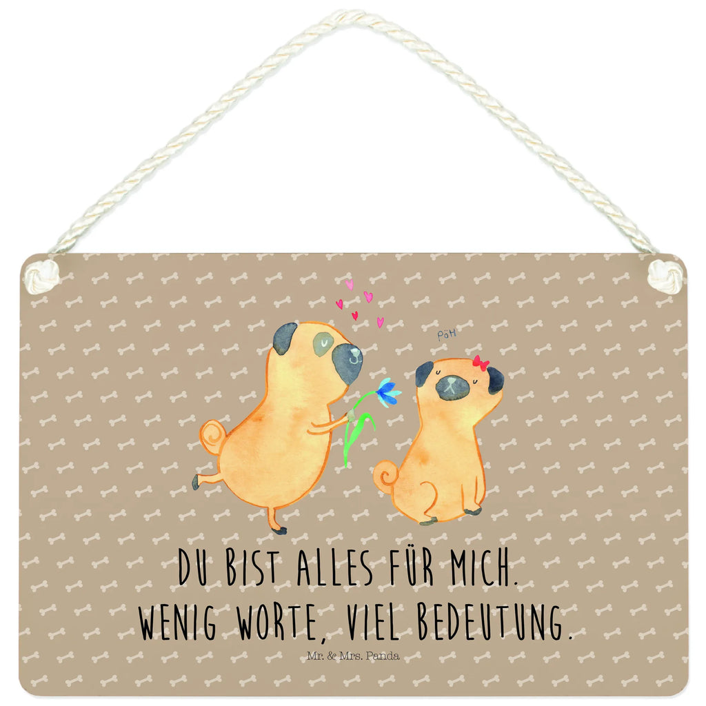 Deko Schild Mops verliebt Dekoschild, Deko Schild, Schild, Tür Schild, Türschild, Holzschild, Wandschild, Wanddeko, Hund, Hundemotiv, Haustier, Hunderasse, Tierliebhaber, Hundebesitzer, Sprüche, Mops, Möpse, Hundeliebe, verliebt, Liebe, Liebesspruch. Verlobt, Geschenk Freund, Partner