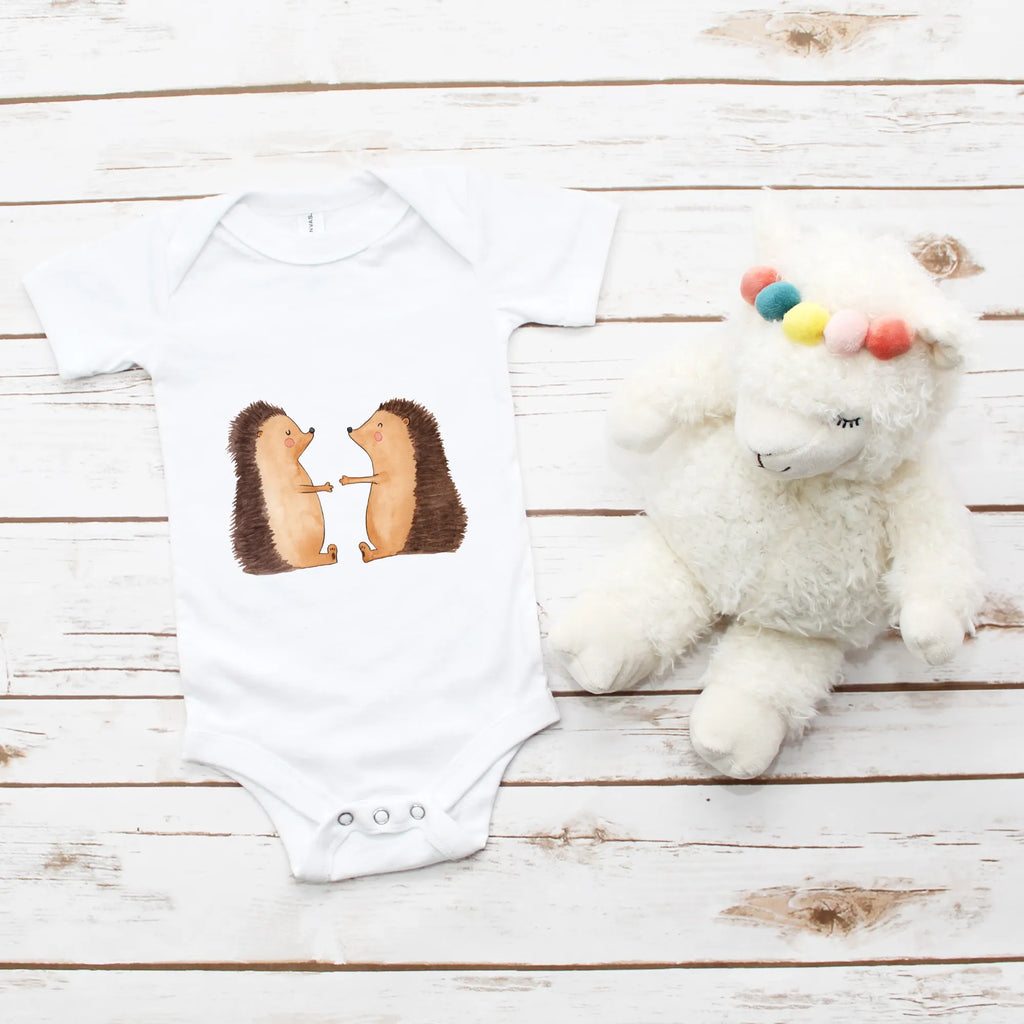 Organic Baby Body Igel Liebe Babykleidung, Babystrampler, Strampler, Wickelbody, Baby Erstausstattung, Junge, Mädchen, Liebe, Partner, Freund, Freundin, Ehemann, Ehefrau, Heiraten, Verlobung, Heiratsantrag, Liebesgeschenk, Jahrestag, Hocheitstag, Verliebt, Verlobt, Verheiratet, Geschenk, Liebesbeweis, Hochzeitstag, Hochzeit, Igel