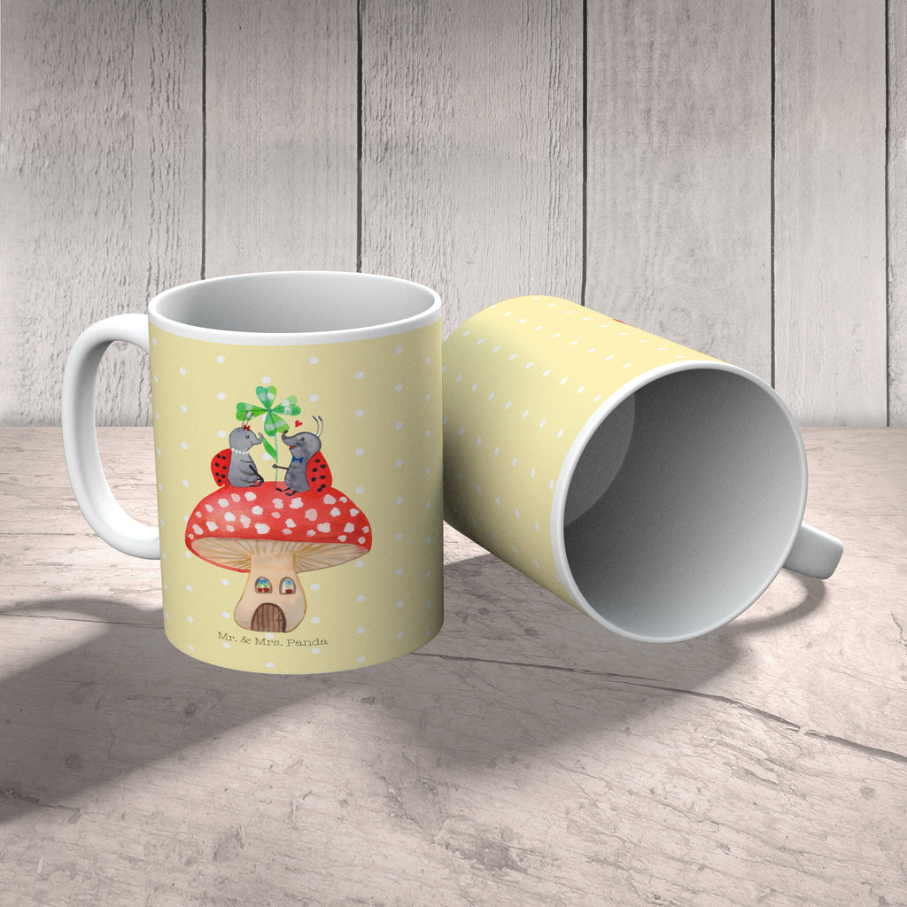 Kindertasse Marienkäfer Fliegenpilz Kindertasse, Kinder Tasse, Kunststoff Tasse, Kindergarten Tasse, Trinkbecher, Camping Becher, Kaffeetasse, Kunststoffbecher, Kindergartenbecher, Outdoorgeschirr, Kunststoffgeschirr, Reisebecher, Reisetasse, Kinderbecher, Bruchfeste Tasse, Bruchsichere Tasse, Plastik Tasse, Plastiktasse, Tiermotive, Gute Laune, lustige Sprüche, Tiere, Haus, Wohnung, zuhause, Fliegenpilz, Marienkäfer, Fleigenpilzhaus