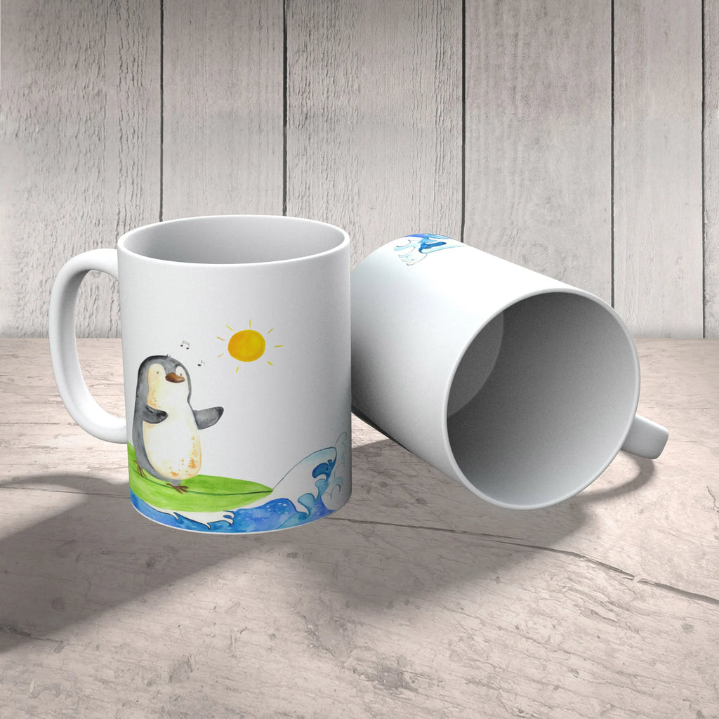 Tasse Pinguin Surfer Tasse, Kaffeetasse, Teetasse, Becher, Kaffeebecher, Teebecher, Keramiktasse, Porzellantasse, Büro Tasse, Geschenk Tasse, Tasse Sprüche, Tasse Motive, Kaffeetassen, Tasse bedrucken, Designer Tasse, Cappuccino Tassen, Schöne Teetassen, Pinguin, Pinguine, surfen, Surfer, Hawaii, Urlaub, Wellen, Wellen reiten, Portugal