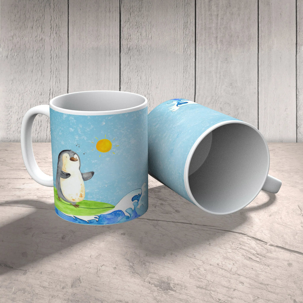 Tasse Pinguin Surfer Tasse, Kaffeetasse, Teetasse, Becher, Kaffeebecher, Teebecher, Keramiktasse, Porzellantasse, Büro Tasse, Geschenk Tasse, Tasse Sprüche, Tasse Motive, Kaffeetassen, Tasse bedrucken, Designer Tasse, Cappuccino Tassen, Schöne Teetassen, Pinguin, Pinguine, surfen, Surfer, Hawaii, Urlaub, Wellen, Wellen reiten, Portugal