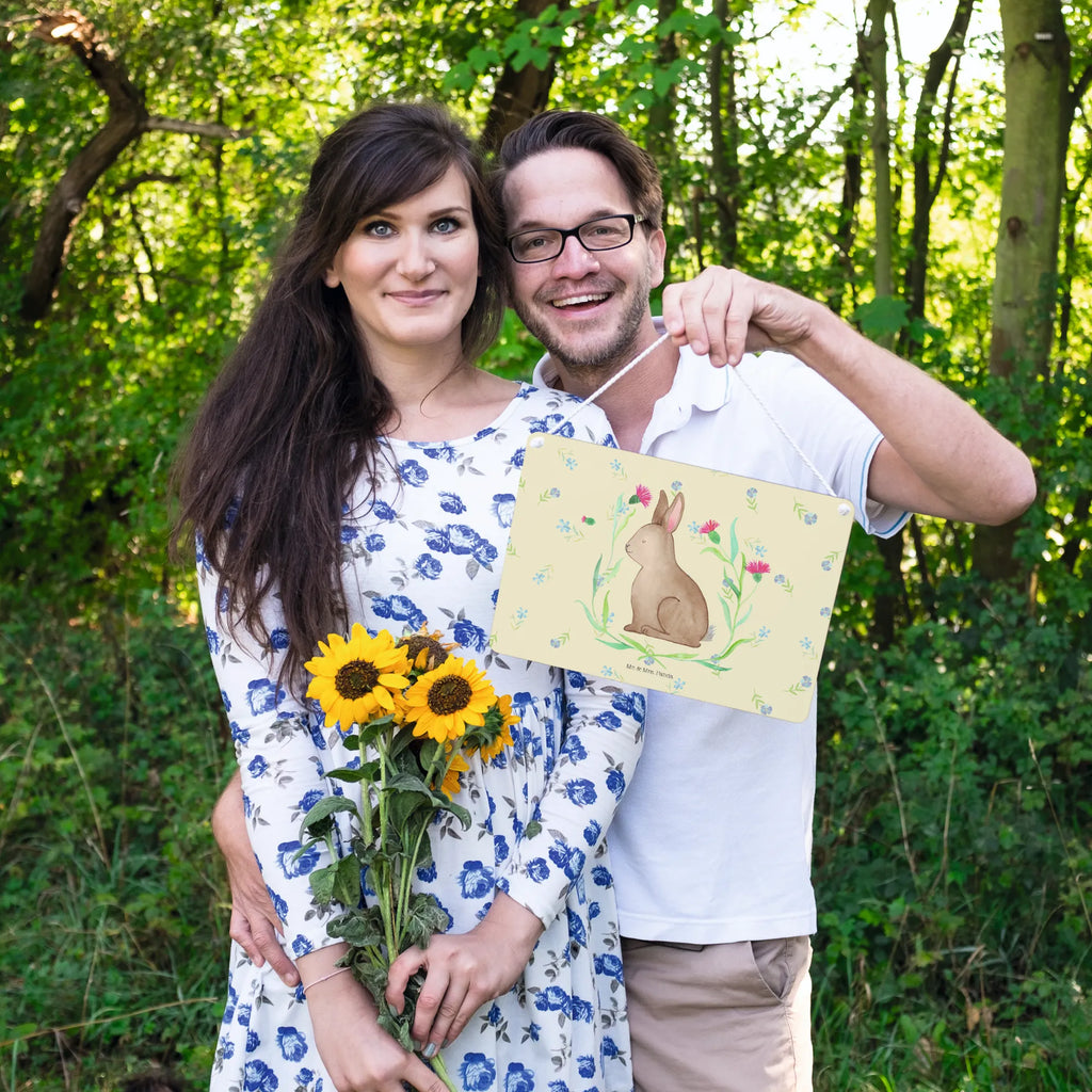 Deko Schild Hase sitzend Dekoschild, Deko Schild, Schild, Tür Schild, Türschild, Holzschild, Wandschild, Wanddeko, Ostern, Osterhase, Ostergeschenke, Osternest, Osterdeko, Geschenke zu Ostern, Ostern Geschenk, Ostergeschenke Kinder, Ostern Kinder, Frohe Ostern, Ostergrüße, Osterblume, Liebe, Grüße, Hase, Kaninchen