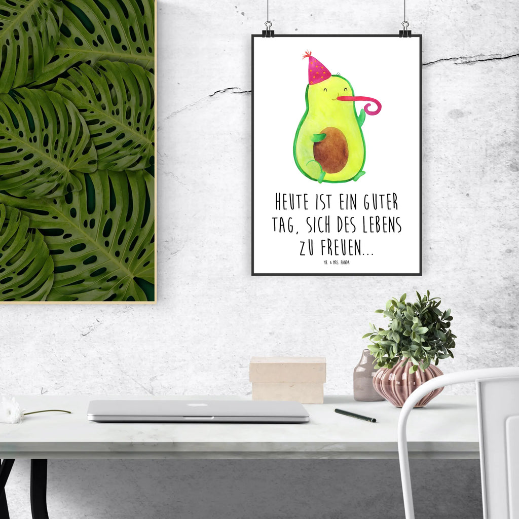 Poster Avocado Partyhupe Poster, Wandposter, Bild, Wanddeko, Küchenposter, Kinderposter, Wanddeko Bild, Raumdekoration, Wanddekoration, Handgemaltes Poster, Mr. & Mrs. Panda Poster, Designposter, Kunstdruck, Posterdruck, Avocado, Veggie, Vegan, Gesund, Party, Feierlichkeit, Feier, Fete, Geburtstag, Gute Laune, Tröte