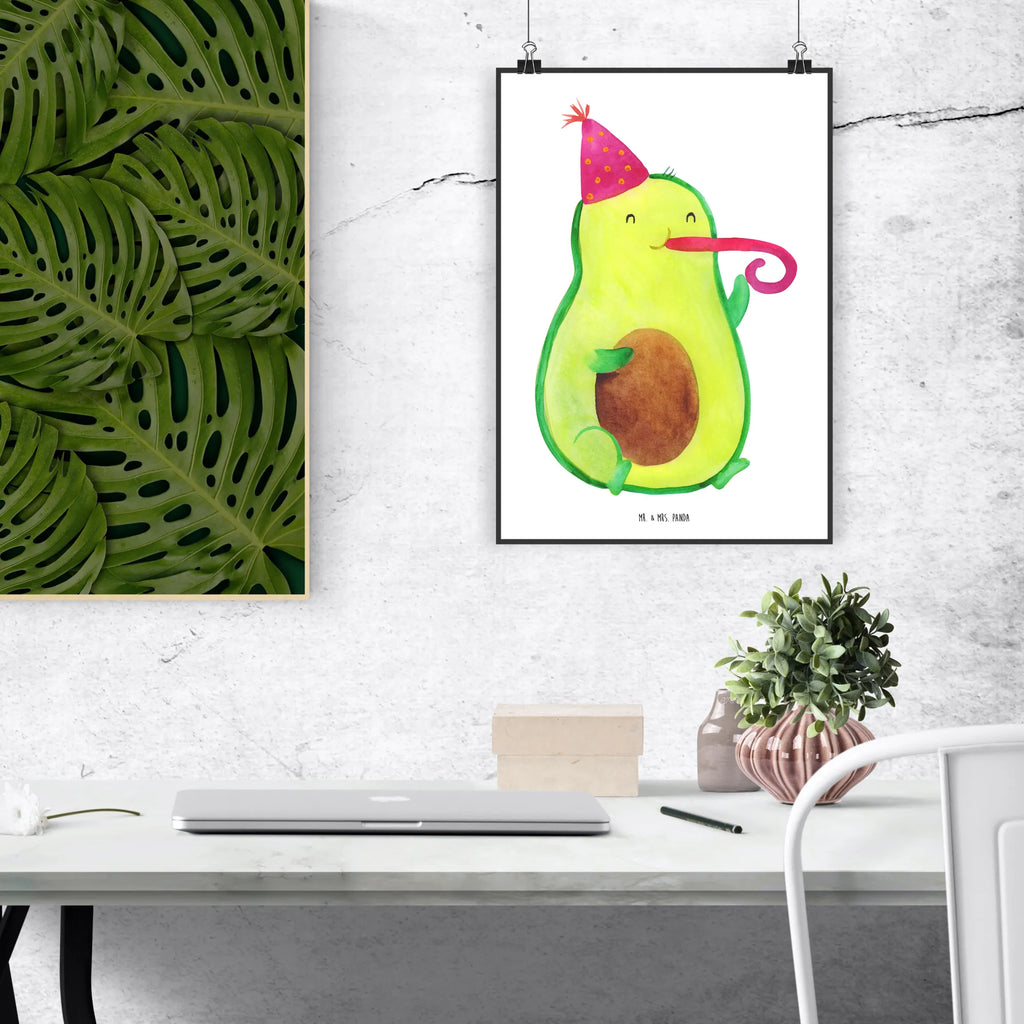 Poster Avocado Partyhupe Poster, Wandposter, Bild, Wanddeko, Küchenposter, Kinderposter, Wanddeko Bild, Raumdekoration, Wanddekoration, Handgemaltes Poster, Mr. & Mrs. Panda Poster, Designposter, Kunstdruck, Posterdruck, Avocado, Veggie, Vegan, Gesund, Party, Feierlichkeit, Feier, Fete, Geburtstag, Gute Laune, Tröte