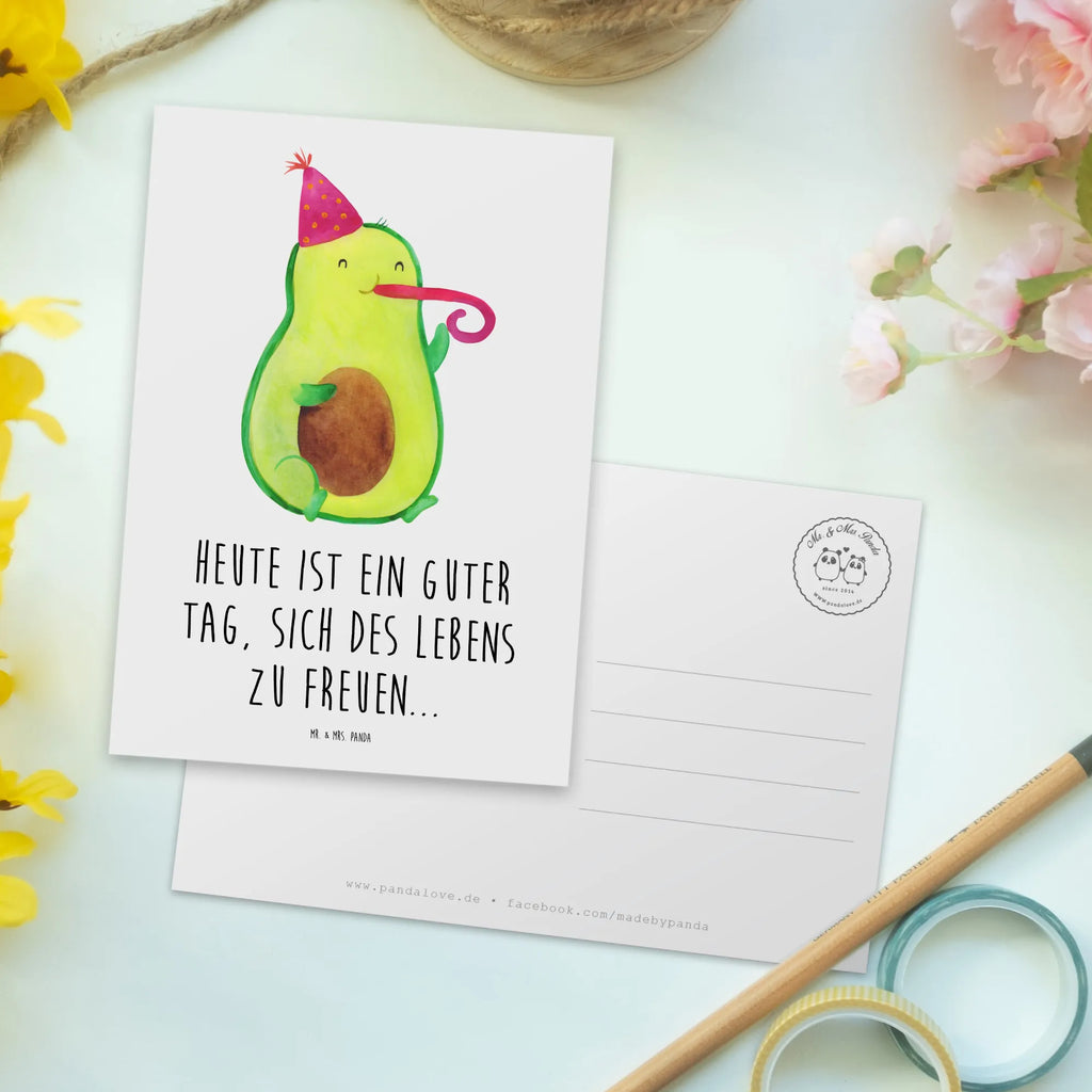 Postkarte Avocado Partyhupe Postkarte, Karte, Geschenkkarte, Grußkarte, Einladung, Ansichtskarte, Geburtstagskarte, Einladungskarte, Dankeskarte, Ansichtskarten, Einladung Geburtstag, Einladungskarten Geburtstag, Avocado, Veggie, Vegan, Gesund, Party, Feierlichkeit, Feier, Fete, Geburtstag, Gute Laune, Tröte