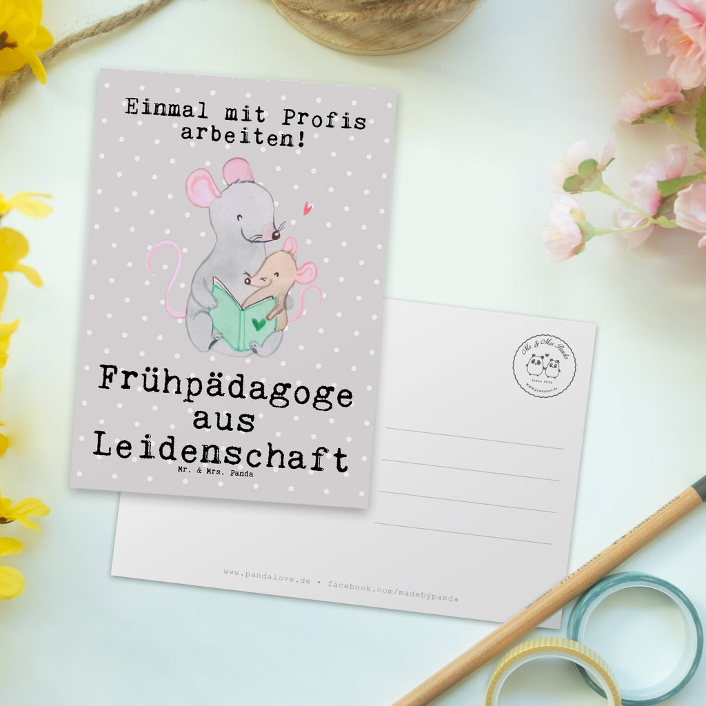 Postkarte Frühpädagoge aus Leidenschaft Postkarte, Karte, Geschenkkarte, Grußkarte, Einladung, Ansichtskarte, Geburtstagskarte, Einladungskarte, Dankeskarte, Ansichtskarten, Einladung Geburtstag, Einladungskarten Geburtstag, Beruf, Ausbildung, Jubiläum, Abschied, Rente, Kollege, Kollegin, Geschenk, Schenken, Arbeitskollege, Mitarbeiter, Firma, Danke, Dankeschön, Frühpädagoge, Frühpädagogik, Studium