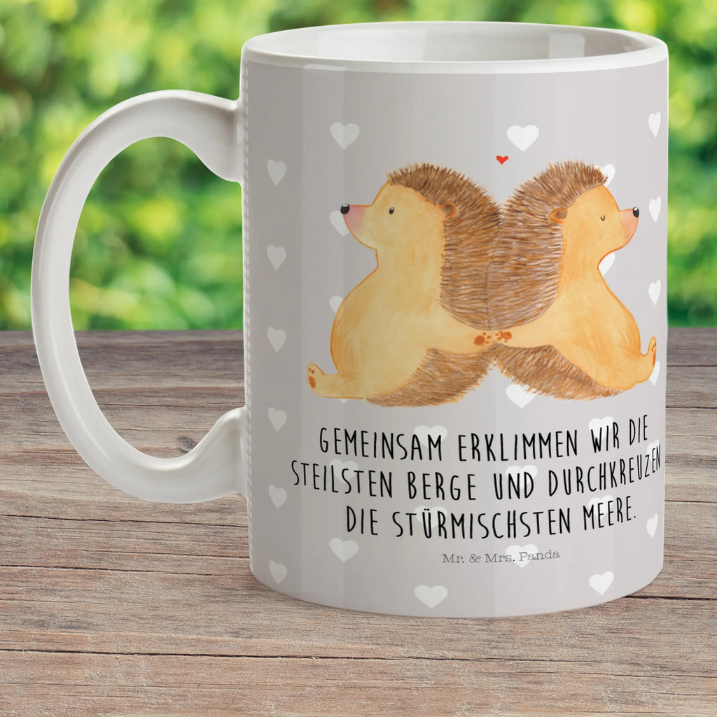 Kindertasse Igel händchenhaltend Kindertasse, Kinder Tasse, Kunststoff Tasse, Kindergarten Tasse, Trinkbecher, Camping Becher, Kaffeetasse, Kunststoffbecher, Kindergartenbecher, Outdoorgeschirr, Kunststoffgeschirr, Reisebecher, Reisetasse, Kinderbecher, Bruchfeste Tasse, Bruchsichere Tasse, Plastik Tasse, Plastiktasse, Liebe, Partner, Freund, Freundin, Ehemann, Ehefrau, Heiraten, Verlobung, Heiratsantrag, Liebesgeschenk, Jahrestag, Hocheitstag, Igel, Igelliebe, Hand in Hand, Liebesbeweis, große Liebe, Liebesbotschaft, Hochzeit, Lieblingsmensch, Gemeinsamkeit, Love, Geschenk für zwei