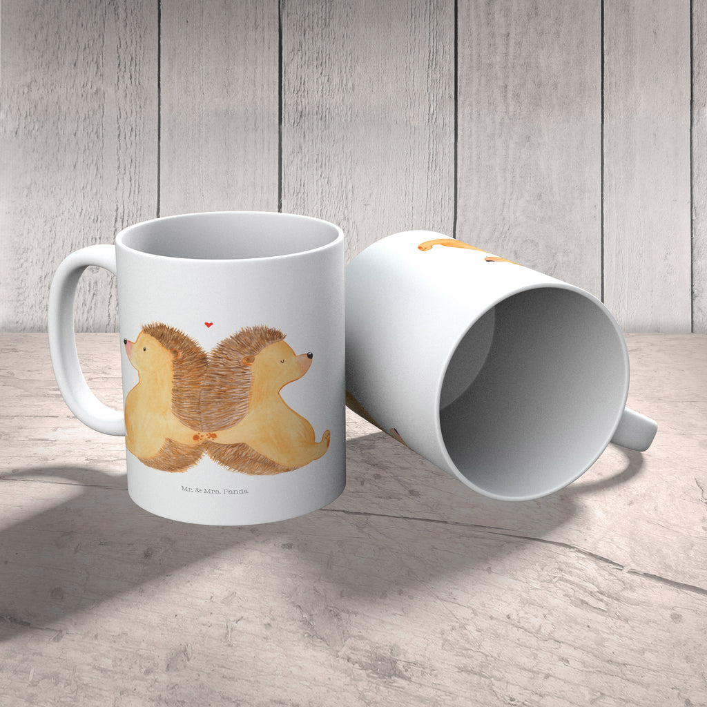 Kindertasse Igel händchenhaltend Kindertasse, Kinder Tasse, Kunststoff Tasse, Kindergarten Tasse, Trinkbecher, Camping Becher, Kaffeetasse, Kunststoffbecher, Kindergartenbecher, Outdoorgeschirr, Kunststoffgeschirr, Reisebecher, Reisetasse, Kinderbecher, Bruchfeste Tasse, Bruchsichere Tasse, Plastik Tasse, Plastiktasse, Liebe, Partner, Freund, Freundin, Ehemann, Ehefrau, Heiraten, Verlobung, Heiratsantrag, Liebesgeschenk, Jahrestag, Hocheitstag, Igel, Igelliebe, Hand in Hand, Liebesbeweis, große Liebe, Liebesbotschaft, Hochzeit, Lieblingsmensch, Gemeinsamkeit, Love, Geschenk für zwei