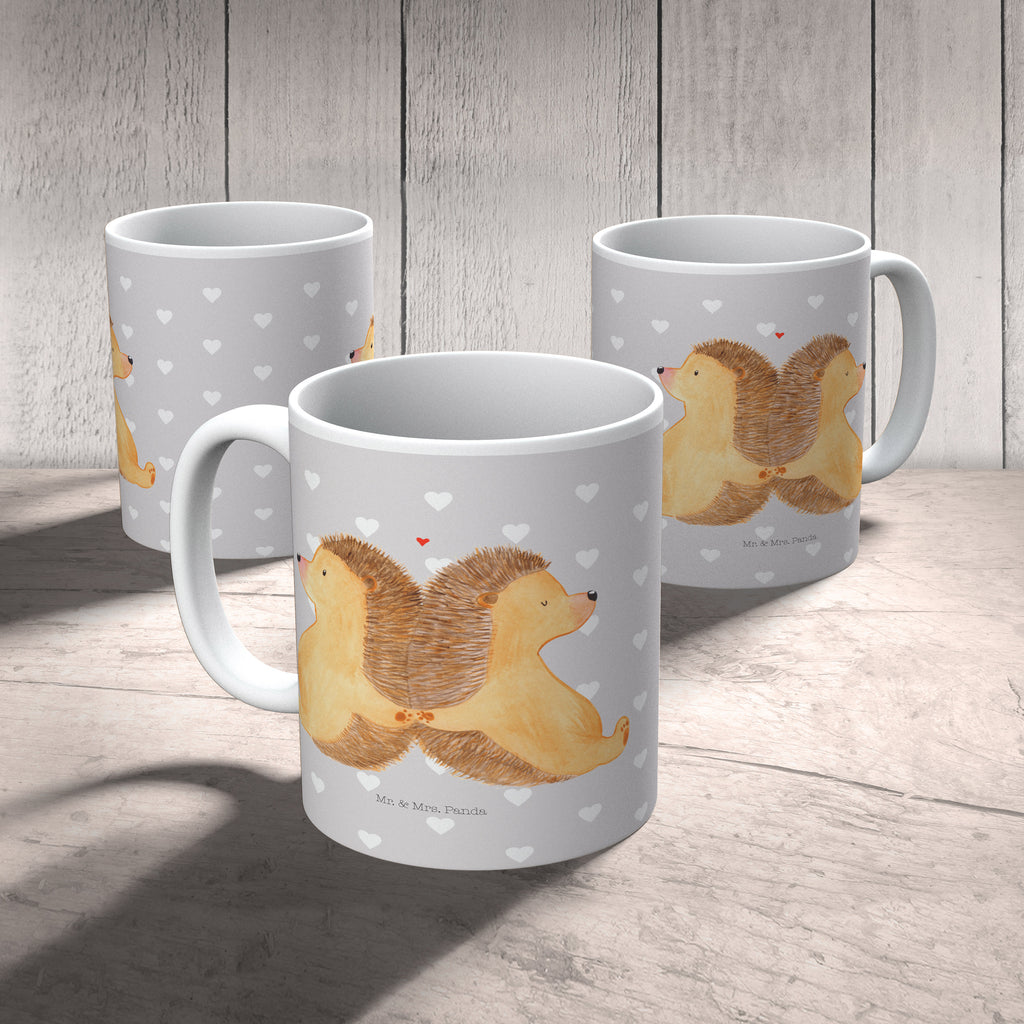 Kindertasse Igel händchenhaltend Kindertasse, Kinder Tasse, Kunststoff Tasse, Kindergarten Tasse, Trinkbecher, Camping Becher, Kaffeetasse, Kunststoffbecher, Kindergartenbecher, Outdoorgeschirr, Kunststoffgeschirr, Reisebecher, Reisetasse, Kinderbecher, Bruchfeste Tasse, Bruchsichere Tasse, Plastik Tasse, Plastiktasse, Liebe, Partner, Freund, Freundin, Ehemann, Ehefrau, Heiraten, Verlobung, Heiratsantrag, Liebesgeschenk, Jahrestag, Hocheitstag, Igel, Igelliebe, Hand in Hand, Liebesbeweis, große Liebe, Liebesbotschaft, Hochzeit, Lieblingsmensch, Gemeinsamkeit, Love, Geschenk für zwei