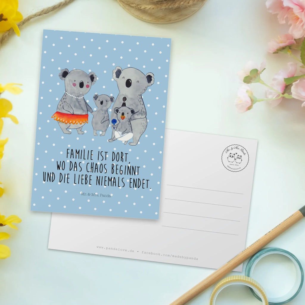 Postkarte Koala Familie Postkarte, Karte, Geschenkkarte, Grußkarte, Einladung, Ansichtskarte, Geburtstagskarte, Einladungskarte, Dankeskarte, Ansichtskarten, Einladung Geburtstag, Einladungskarten Geburtstag, Familie, Vatertag, Muttertag, Bruder, Schwester, Mama, Papa, Oma, Opa, Koala, Koalas, Family, Kinder, Geschwister, Familienleben