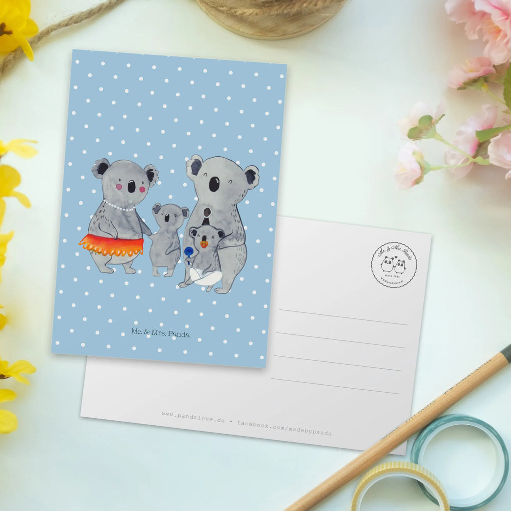 Postkarte Koala Familie Postkarte, Karte, Geschenkkarte, Grußkarte, Einladung, Ansichtskarte, Geburtstagskarte, Einladungskarte, Dankeskarte, Ansichtskarten, Einladung Geburtstag, Einladungskarten Geburtstag, Familie, Vatertag, Muttertag, Bruder, Schwester, Mama, Papa, Oma, Opa, Koala, Koalas, Family, Kinder, Geschwister, Familienleben