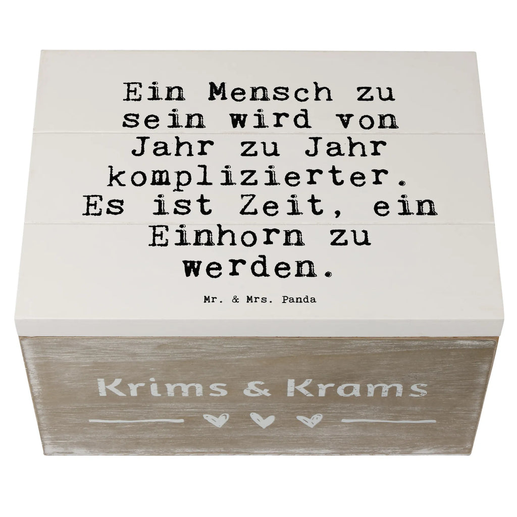 Holzkiste Sprüche und Zitate Ein Mensch zu sein wird von Jahr zu Jahr komplizierter. Es ist Zeit, ein Einhorn zu werden. Holzkiste, Kiste, Schatzkiste, Truhe, Schatulle, XXL, Erinnerungsbox, Erinnerungskiste, Dekokiste, Aufbewahrungsbox, Geschenkbox, Geschenkdose, Spruch, Sprüche, lustige Sprüche, Weisheiten, Zitate, Spruch Geschenke, Spruch Sprüche Weisheiten Zitate Lustig Weisheit Worte