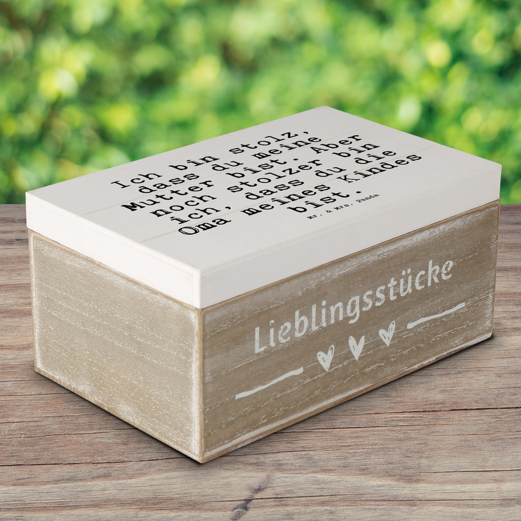 Holzkiste Sprüche und Zitate Ich bin stolz, dass du meine Mutter bist. Aber noch stolzer bin ich, dass du die Oma meines Kindes bist. Holzkiste, Kiste, Schatzkiste, Truhe, Schatulle, XXL, Erinnerungsbox, Erinnerungskiste, Dekokiste, Aufbewahrungsbox, Geschenkbox, Geschenkdose, Spruch, Sprüche, lustige Sprüche, Weisheiten, Zitate, Spruch Geschenke, Spruch Sprüche Weisheiten Zitate Lustig Weisheit Worte