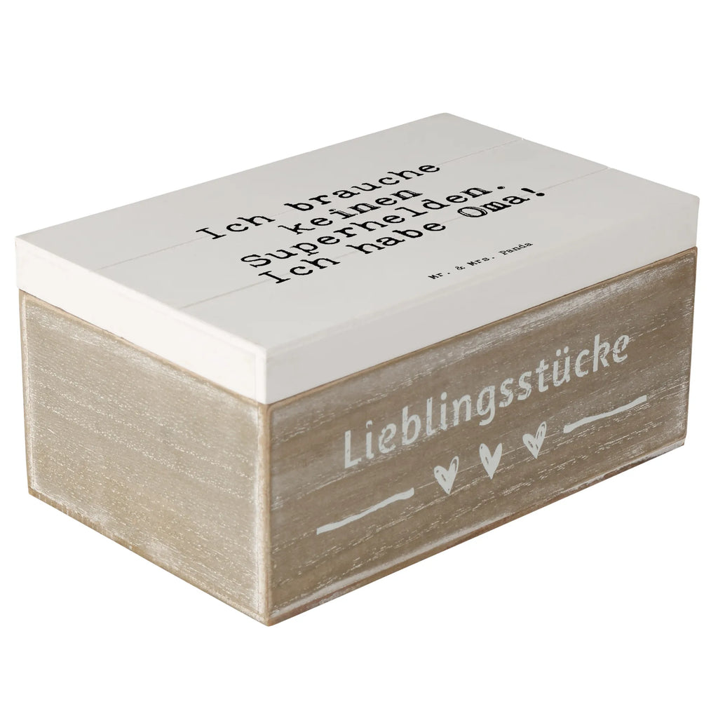 Holzkiste Sprüche und Zitate Ich brauche keinen Superhelden. Ich habe Oma! Holzkiste, Kiste, Schatzkiste, Truhe, Schatulle, XXL, Erinnerungsbox, Erinnerungskiste, Dekokiste, Aufbewahrungsbox, Geschenkbox, Geschenkdose, Spruch, Sprüche, lustige Sprüche, Weisheiten, Zitate, Spruch Geschenke, Spruch Sprüche Weisheiten Zitate Lustig Weisheit Worte