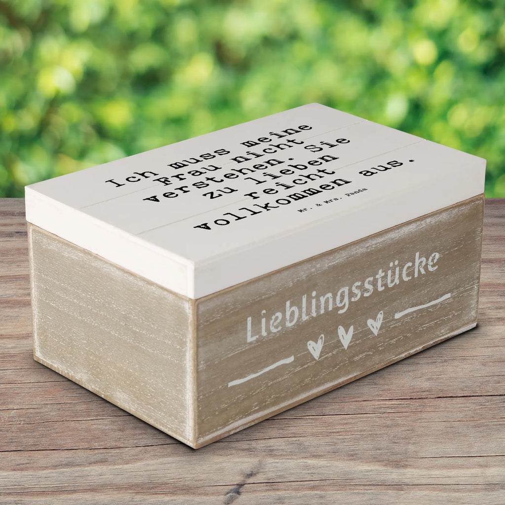 Holzkiste Sprüche und Zitate Ich muss meine Frau nicht verstehen. Sie zu lieben reicht vollkommen aus. Holzkiste, Kiste, Schatzkiste, Truhe, Schatulle, XXL, Erinnerungsbox, Erinnerungskiste, Dekokiste, Aufbewahrungsbox, Geschenkbox, Geschenkdose, Spruch, Sprüche, lustige Sprüche, Weisheiten, Zitate, Spruch Geschenke, Spruch Sprüche Weisheiten Zitate Lustig Weisheit Worte