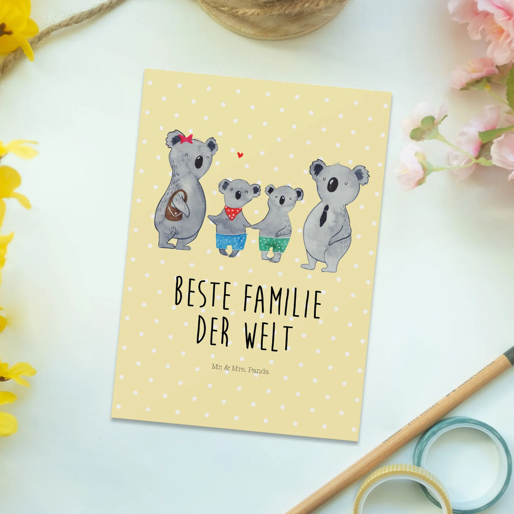 Postkarte Koala Familie zwei Postkarte, Karte, Geschenkkarte, Grußkarte, Einladung, Ansichtskarte, Geburtstagskarte, Einladungskarte, Dankeskarte, Ansichtskarten, Einladung Geburtstag, Einladungskarten Geburtstag, Familie, Vatertag, Muttertag, Bruder, Schwester, Mama, Papa, Oma, Opa, Koala, Koalabär, beste Familie, Familienzeit, Familienleben, Koalafamilie, Lieblingsfamilie