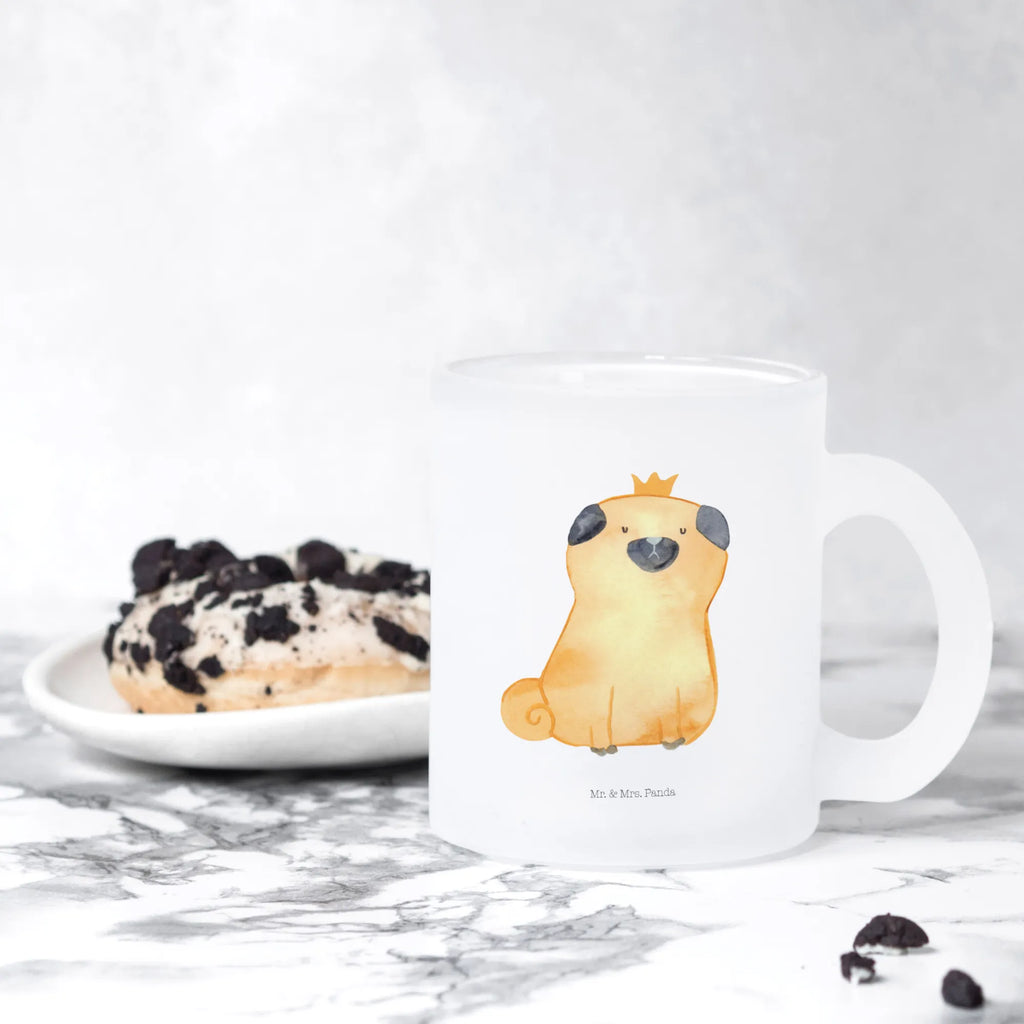 Teetasse Mops Krone Teetasse, Teeglas, Teebecher, Tasse mit Henkel, Tasse, Glas Teetasse, Teetasse aus Glas, Hund, Hundemotiv, Haustier, Hunderasse, Tierliebhaber, Hundebesitzer, Sprüche, Mops, allergisch, kinderlos, Hausregel, Hundebesitzer. Spruch, lustig