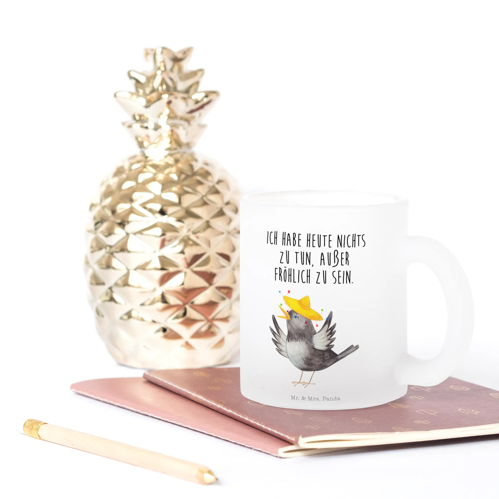 Teetasse Rabe mit Sombrero Teetasse, Teeglas, Teebecher, Tasse mit Henkel, Tasse, Glas Teetasse, Teetasse aus Glas, Tiermotive, Gute Laune, lustige Sprüche, Tiere, Rabe, Vogel, Vögel, Spruch positiv, fröhlich sein, glücklich sein, Glück Spruch, froh, Elster, Motivation