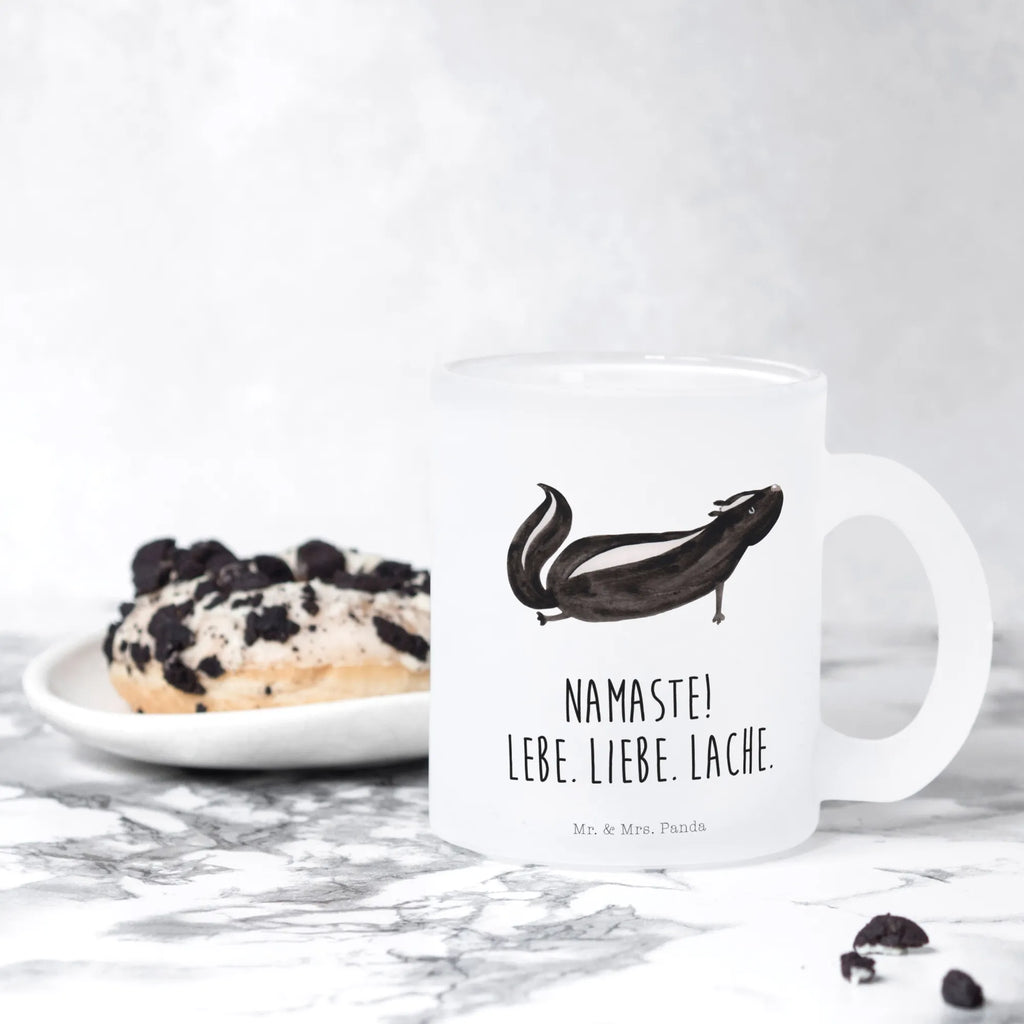 Teetasse Stinktier Yoga Teetasse, Teeglas, Teebecher, Tasse mit Henkel, Tasse, Glas Teetasse, Teetasse aus Glas, Stinktier, Skunk, Wildtier, Raubtier, Stinker, Stinki, Yoga, Namaste, Lebe, Liebe, Lache