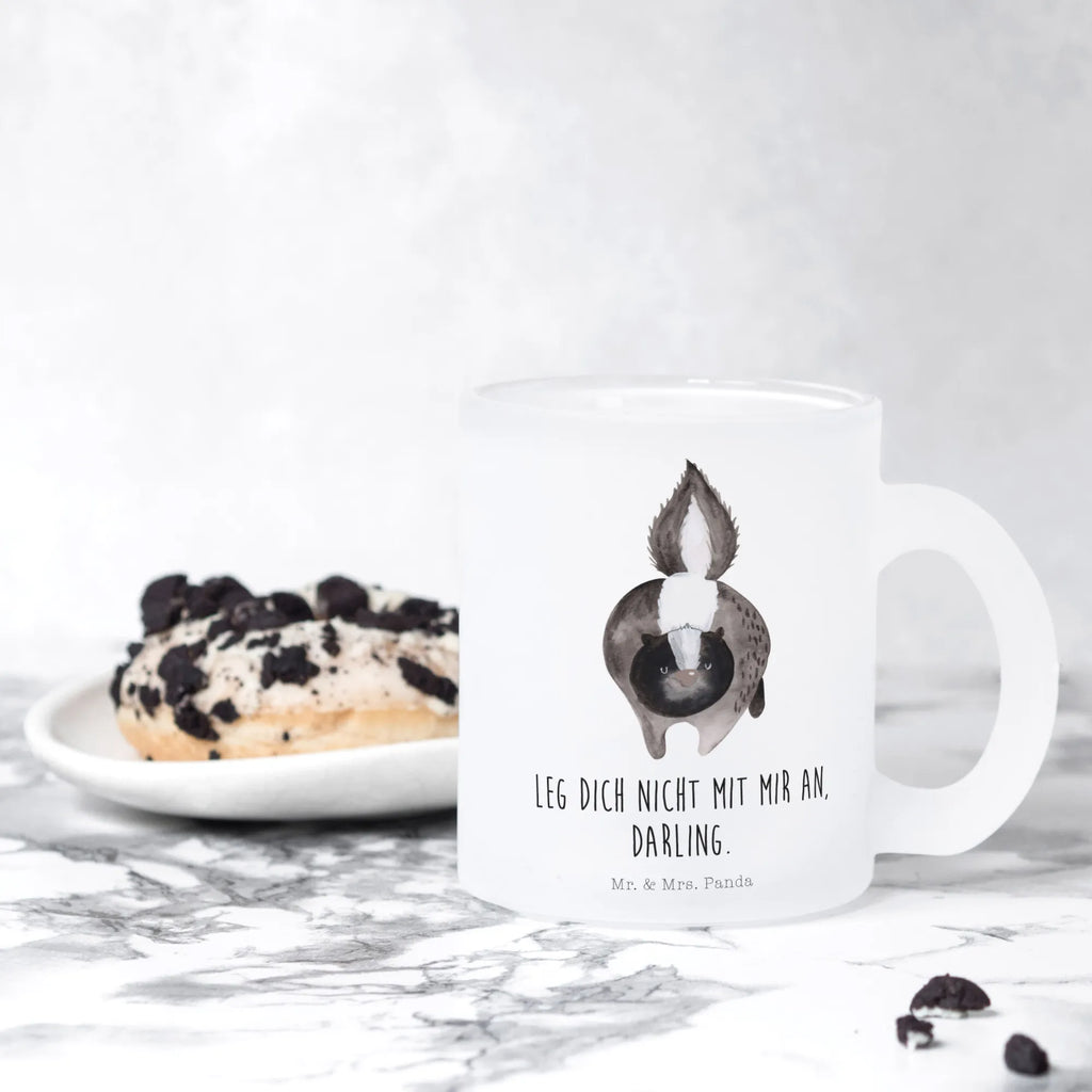 Teetasse Stinktier Angriff Teetasse, Teeglas, Teebecher, Tasse mit Henkel, Tasse, Glas Teetasse, Teetasse aus Glas, Stinktier, Skunk, Wildtier, Raubtier, Stinker, Stinki, wütend, Drohung