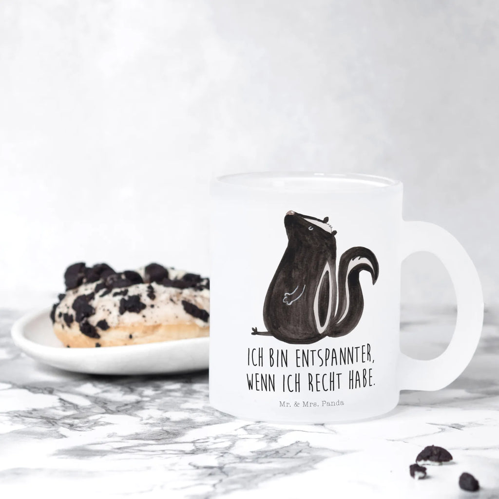 Teetasse Stinktier sitzend Teetasse, Teeglas, Teebecher, Tasse mit Henkel, Tasse, Glas Teetasse, Teetasse aus Glas, Stinktier, Skunk, Wildtier, Raubtier, Stinker, Stinki, Spruch, Büro, Recht, Besserwisser