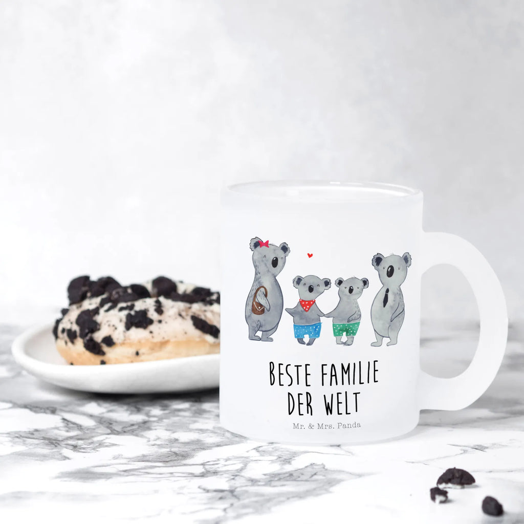 Teetasse Koala Familie zwei Teetasse, Teeglas, Teebecher, Tasse mit Henkel, Tasse, Glas Teetasse, Teetasse aus Glas, Familie, Vatertag, Muttertag, Bruder, Schwester, Mama, Papa, Oma, Opa, Koala, Koalabär, beste Familie, Familienzeit, Familienleben, Koalafamilie, Lieblingsfamilie