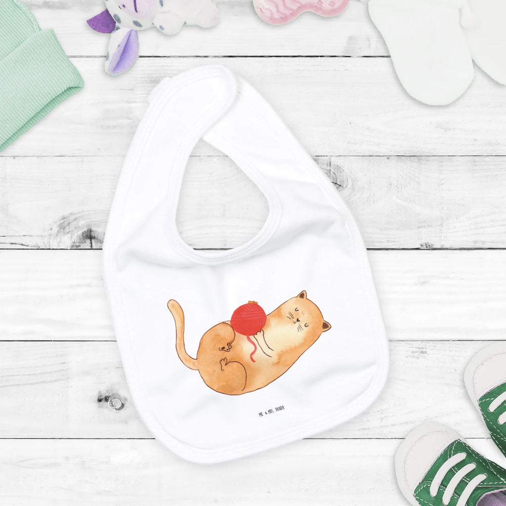 Organic Babylätzchen Katze Wolle Baby, Lätzchen, Spucktuch, Sabberlätzchen, Klettlätzchen, Babygeschenk, Baby Lätzchen, Geschenk für Geburt, Geschenk zur Geburt, Baby Spucktuch, Babyausstattung, Geschenkidee für Babyparty, Katze, Katzenmotiv, Katzenfan, Katzendeko, Katzenfreund, Katzenliebhaber, Katzenprodukte, Katzenartikel, Katzenaccessoires, Katzensouvenirs, Katzenliebhaberprodukte, Katzenmotive, Katzen, Kater, Mietze, Cat, Cats, Katzenhalter, Katzenbesitzerin, Haustier, Wollknäuel, Wolle, Spielen, Spiel, verspielt