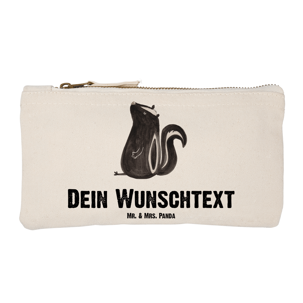 Personalisierte Schminktasche Stinktier sitzend Personalisierte Schminktasche, Personalisierte Kosmetiktasche, Personalisierter Kosmetikbeutel, Personalisiertes Stiftemäppchen, Personalisiertes Etui, Personalisierte Federmappe, Personalisierte Makeup Bag, Personalisiertes Schminketui, Personalisiertes Kosmetiketui, Personalisiertes Schlamperetui, Schminktasche mit Namen, Kosmetiktasche mit Namen, Kosmetikbeutel mit Namen, Stiftemäppchen mit Namen, Etui mit Namen, Federmappe mit Namen, Makeup Bg  mit Namen, Schminketui mit Namen, Kosmetiketui mit Namen, Schlamperetui mit Namen, Schminktasche personalisieren, Schminktasche bedrucken, Schminktasche selbst gestalten, Stinktier, Skunk, Wildtier, Raubtier, Stinker, Stinki, Spruch, Büro, Recht, Besserwisser