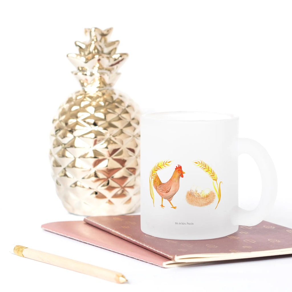 Teetasse Huhn stolz Teetasse, Teeglas, Teebecher, Tasse mit Henkel, Tasse, Glas Teetasse, Teetasse aus Glas, Bauernhof, Hoftiere, Landwirt, Landwirtin, Hahn, Henne, Hühner, Eier, Hof, Landleben, Motivation, Geburt, Magie, Spruch, Schwangerschaft