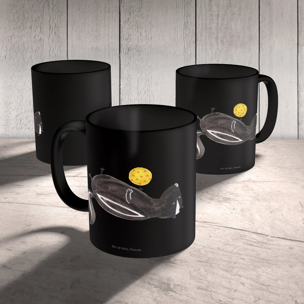 Tasse Stinktier Ball Tasse, Kaffeetasse, Teetasse, Becher, Kaffeebecher, Teebecher, Keramiktasse, Porzellantasse, Büro Tasse, Geschenk Tasse, Tasse Sprüche, Tasse Motive, Kaffeetassen, Tasse bedrucken, Designer Tasse, Cappuccino Tassen, Schöne Teetassen, Stinktier, Skunk, Wildtier, Raubtier, Stinker, Stinki, verspielt, Weisheit