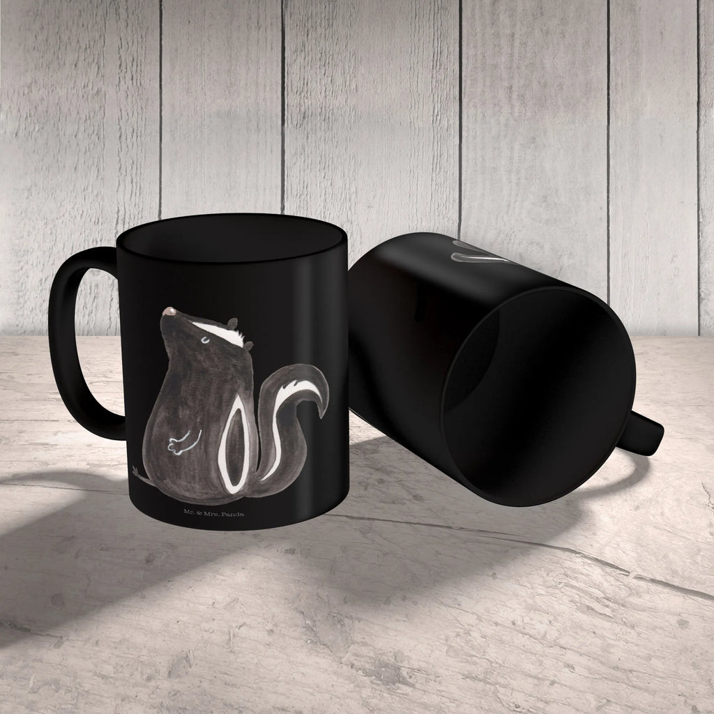 Tasse Stinktier Sitzen Tasse, Kaffeetasse, Teetasse, Becher, Kaffeebecher, Teebecher, Keramiktasse, Porzellantasse, Büro Tasse, Geschenk Tasse, Tasse Sprüche, Tasse Motive, Kaffeetassen, Tasse bedrucken, Designer Tasse, Cappuccino Tassen, Schöne Teetassen, Stinktier, Skunk, Wildtier, Raubtier, Stinker, Stinki, Spruch, Büro, Recht, Besserwisser