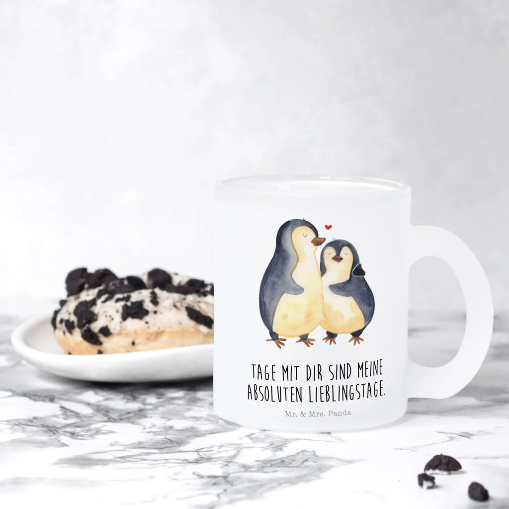 Teetasse Pinguin umarmend Teetasse, Teeglas, Teebecher, Tasse mit Henkel, Tasse, Glas Teetasse, Teetasse aus Glas, Pinguin, Liebe, Liebespaar, Liebesbeweis, Liebesgeschenk, Verlobung, Jahrestag, Hochzeitstag, Hochzeit, Hochzeitsgeschenk