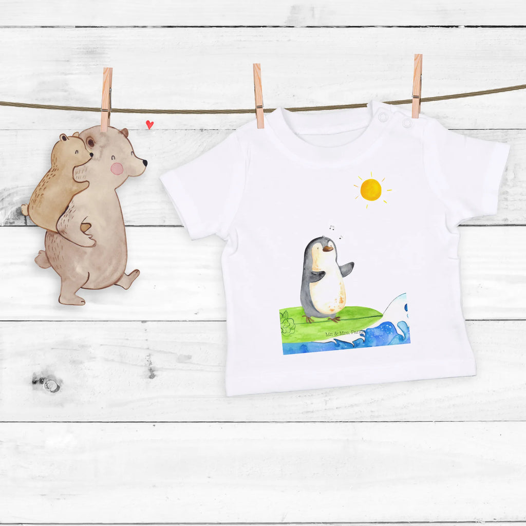 Organic Baby Shirt Pinguin Surfer Baby T-Shirt, Jungen Baby T-Shirt, Mädchen Baby T-Shirt, Shirt, Pinguin, Pinguine, surfen, Surfer, Hawaii, Urlaub, Wellen, Wellen reiten, Portugal